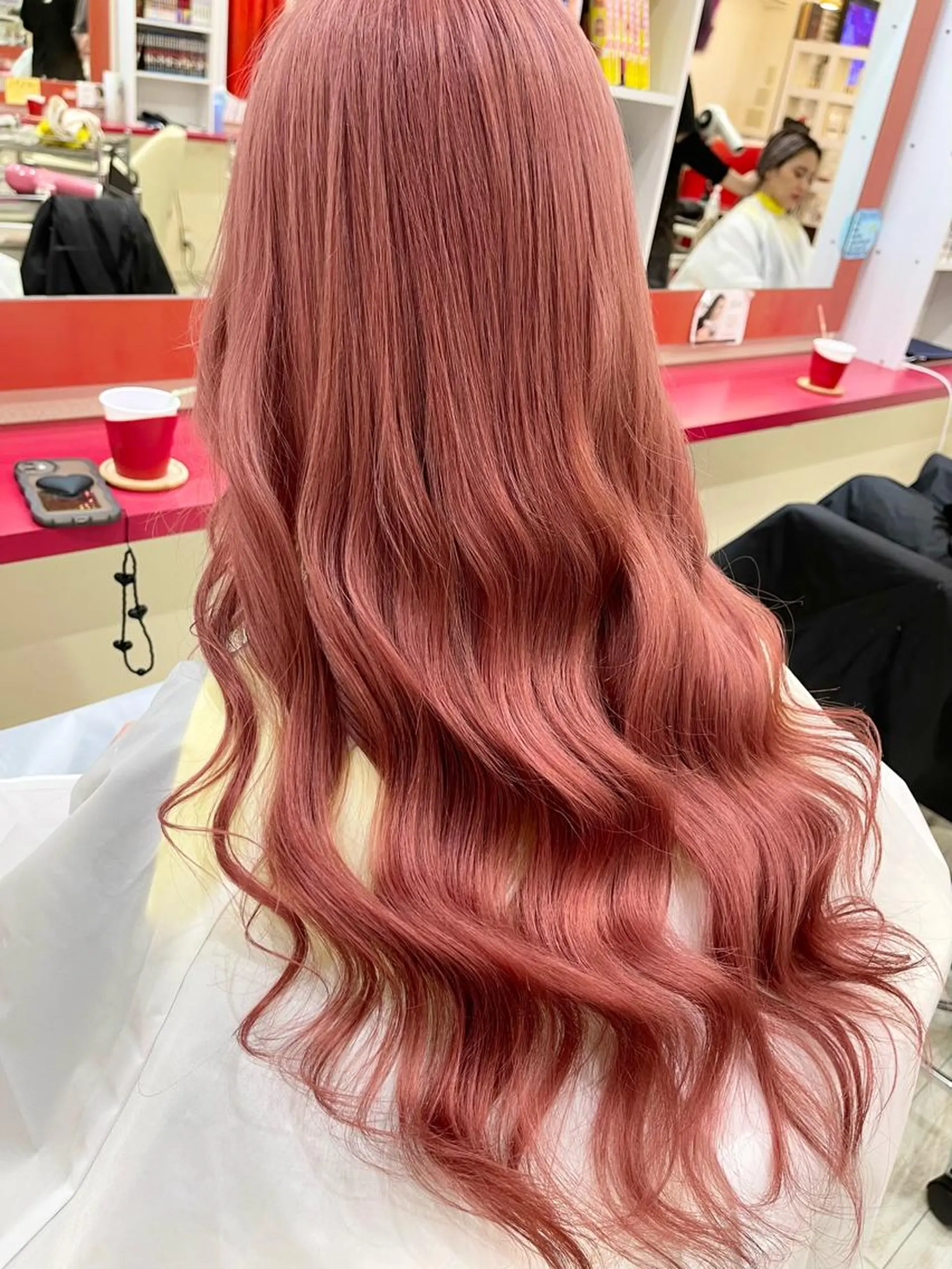 カラー ピンクカラー ヘアカラー 名古屋のピンク好き かずくん🦩のヘアスタイル
