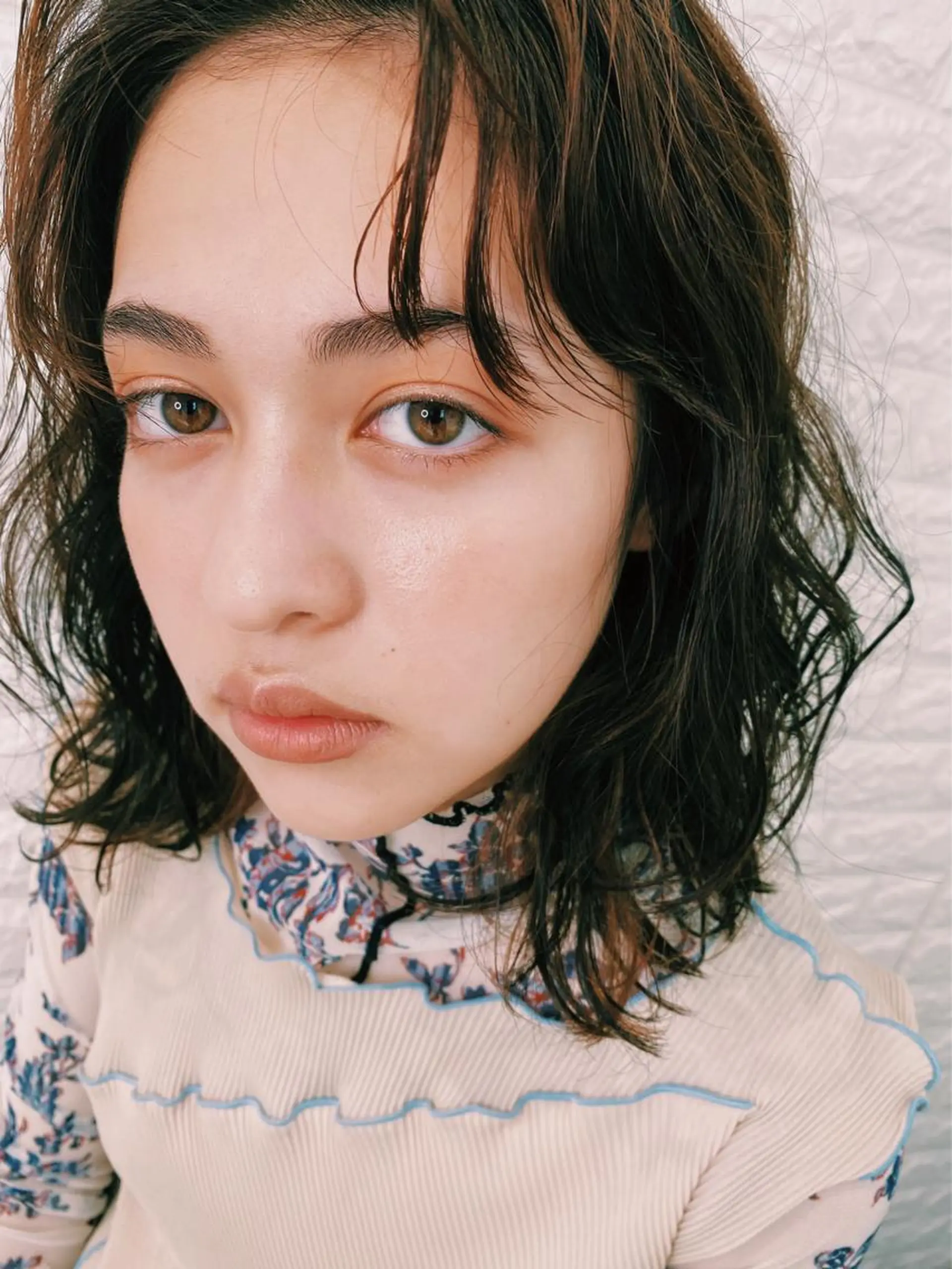 ミディアム 高木 麻知子のヘアスタイル