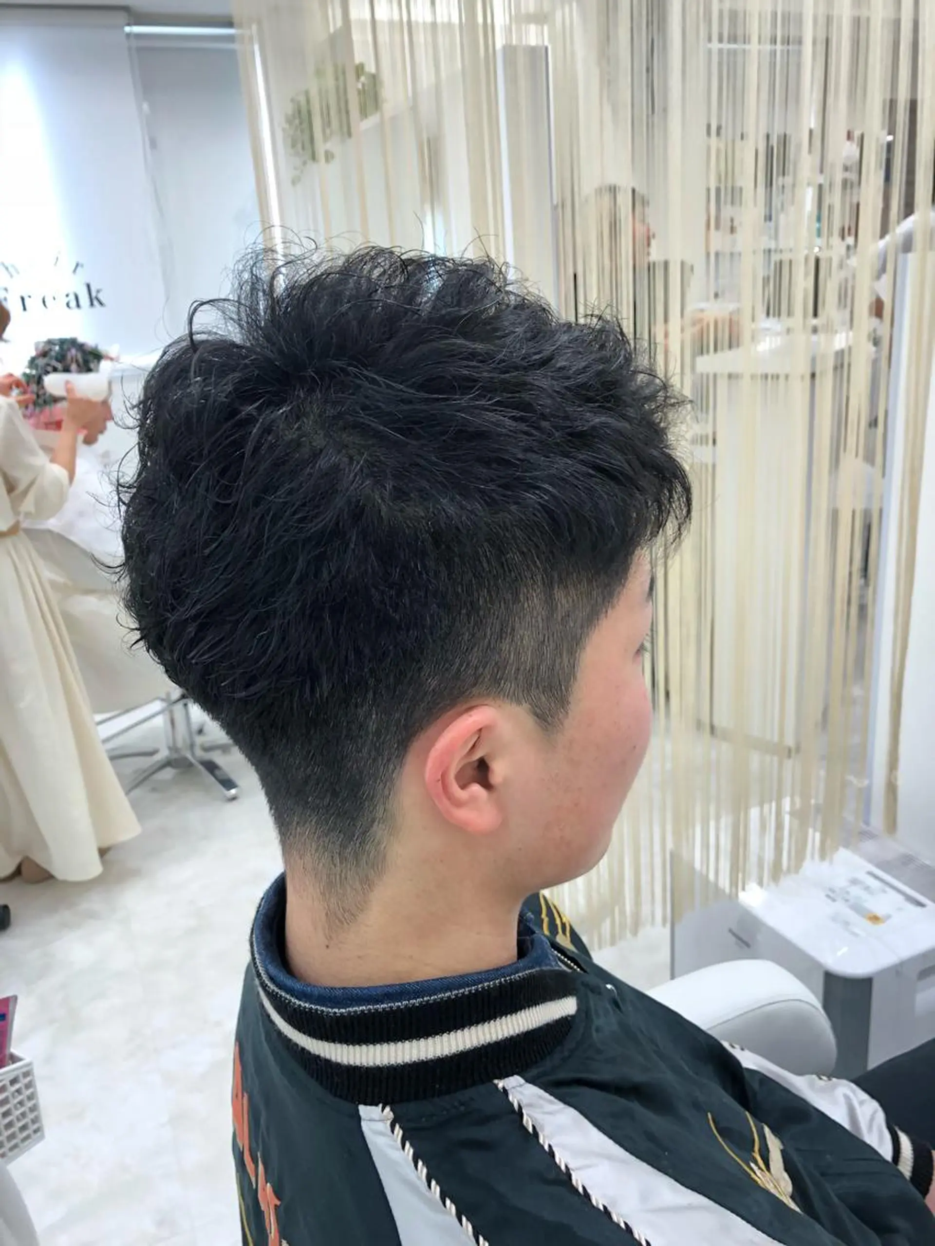 ショート パーマ メンズ メンズパーマ くせ毛 hair Freak所属・佐藤 祥太のヘアスタイル