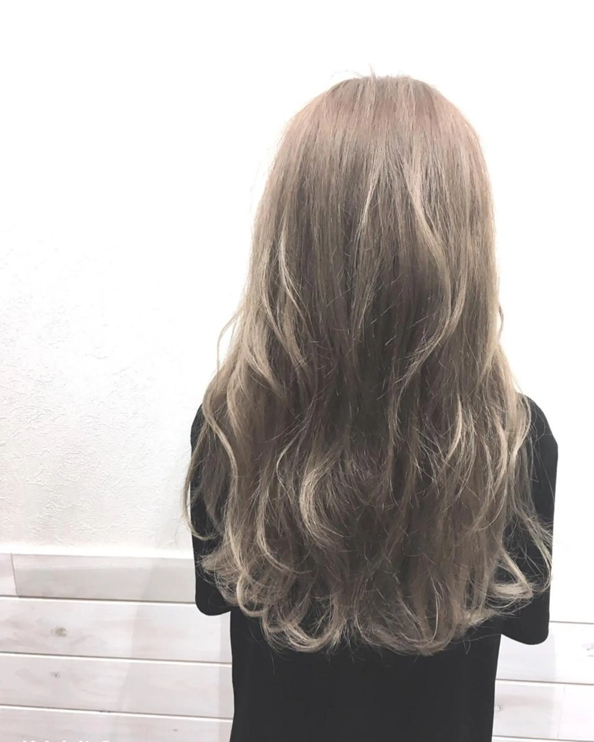 ロング カラー バレイヤージュ ブリーチ ダブルカラー グラデーションカラー ハイライトカラー ヘアカラー hair salon mementoのヘアスタイル