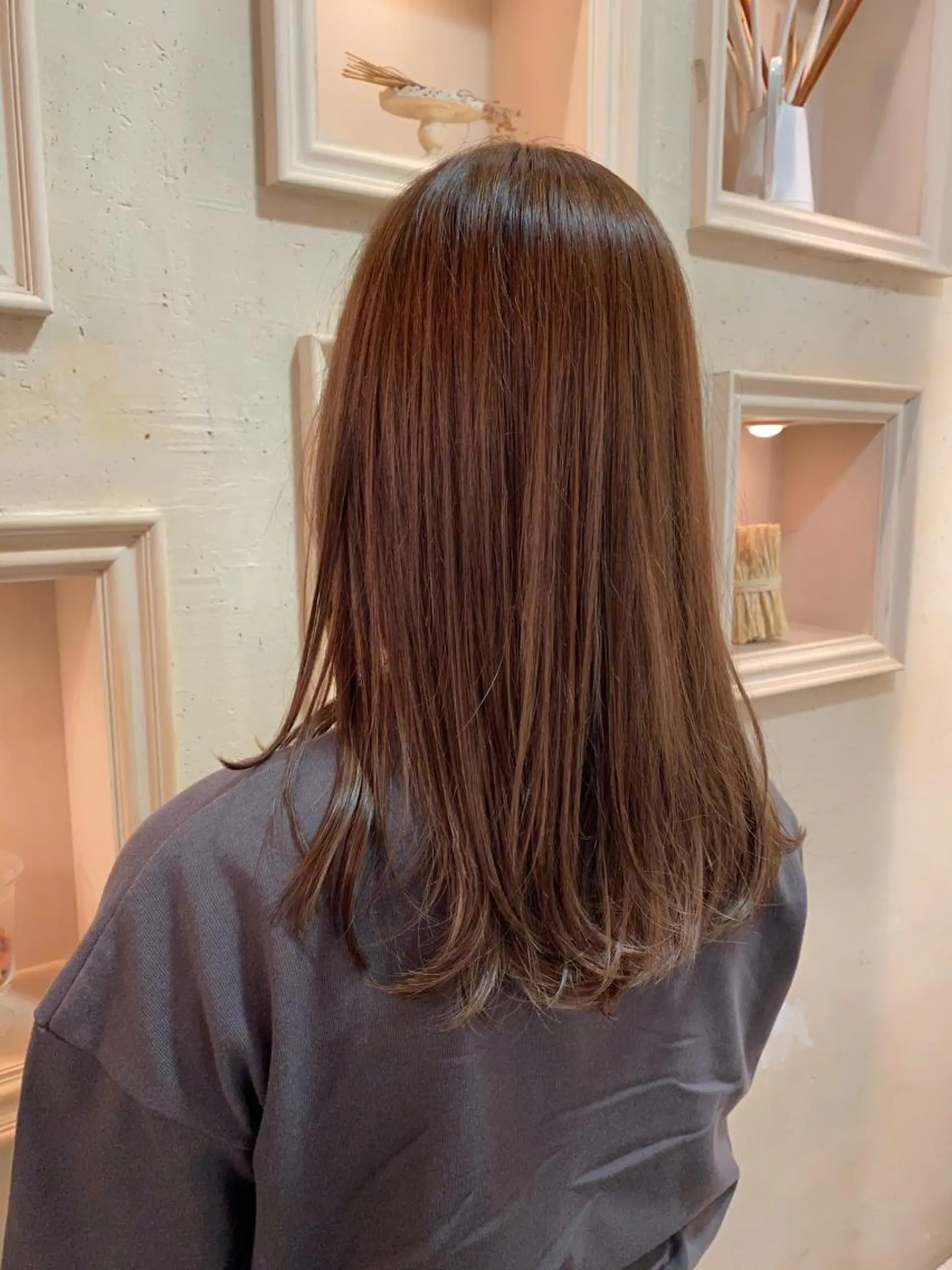 セミロング amie by afloat(エイミーバイアフロート)所属・井上 日菜乃のヘアスタイル