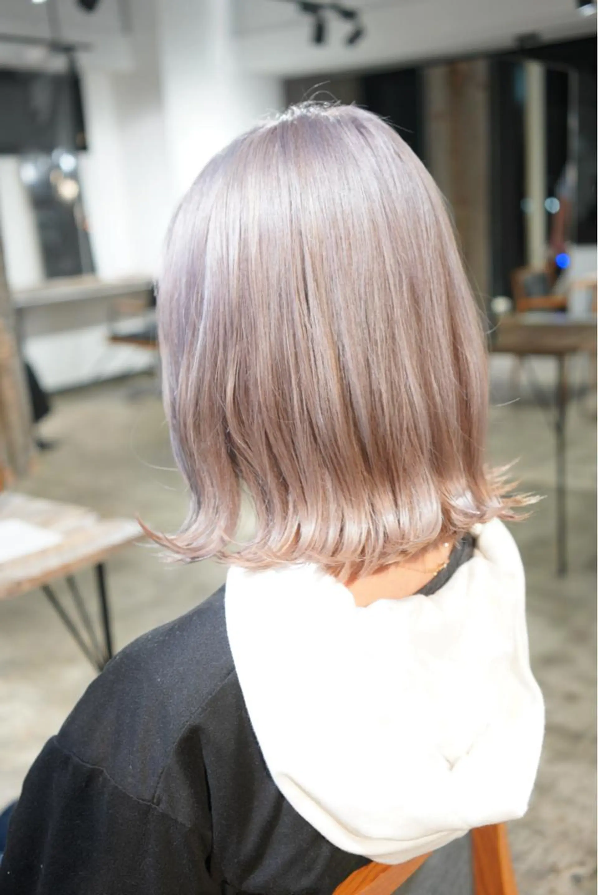 ミディアム ヘアカラー トリートメント ハイトーン/レイヤー /ケアブリーチ石川治のヘアスタイル