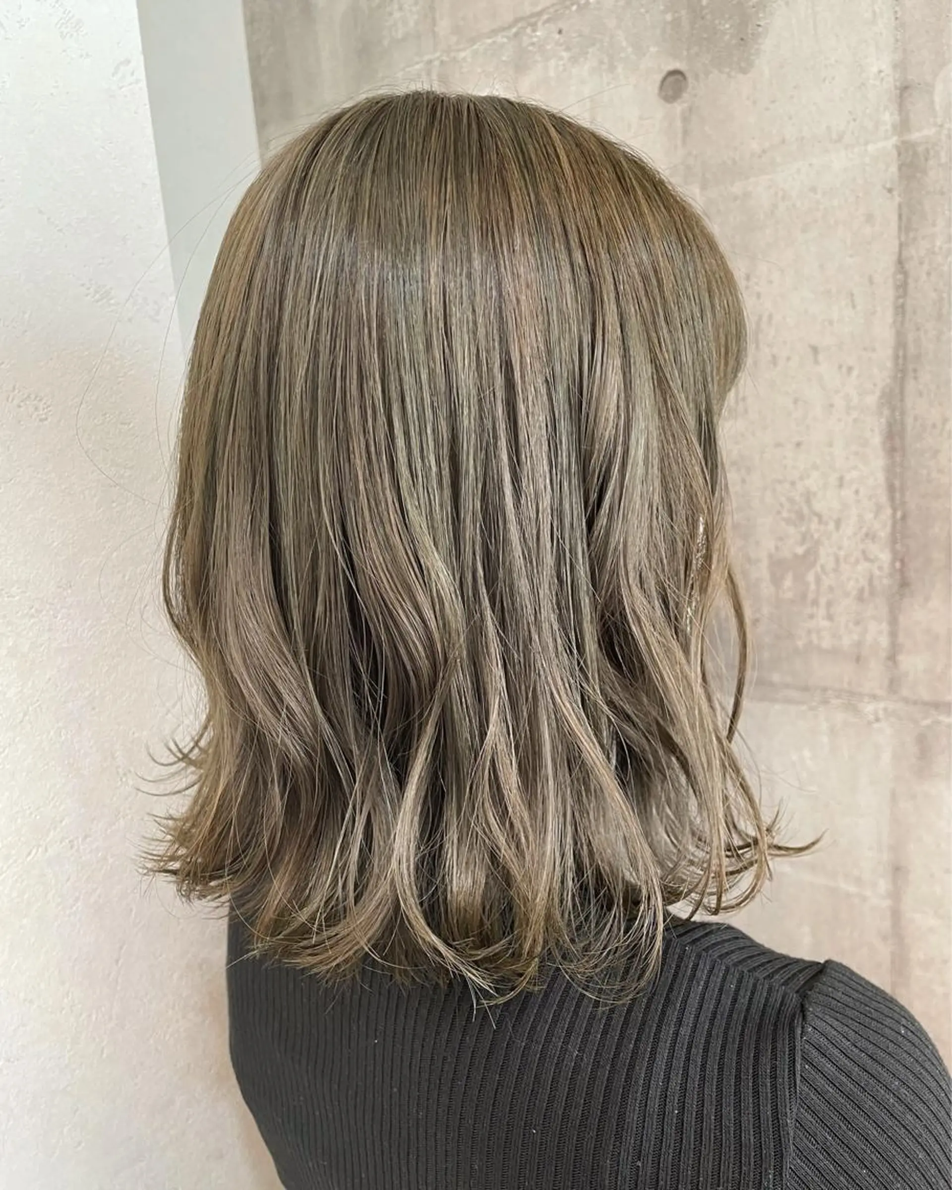 ミディアム 小松崎 結花のヘアスタイル
