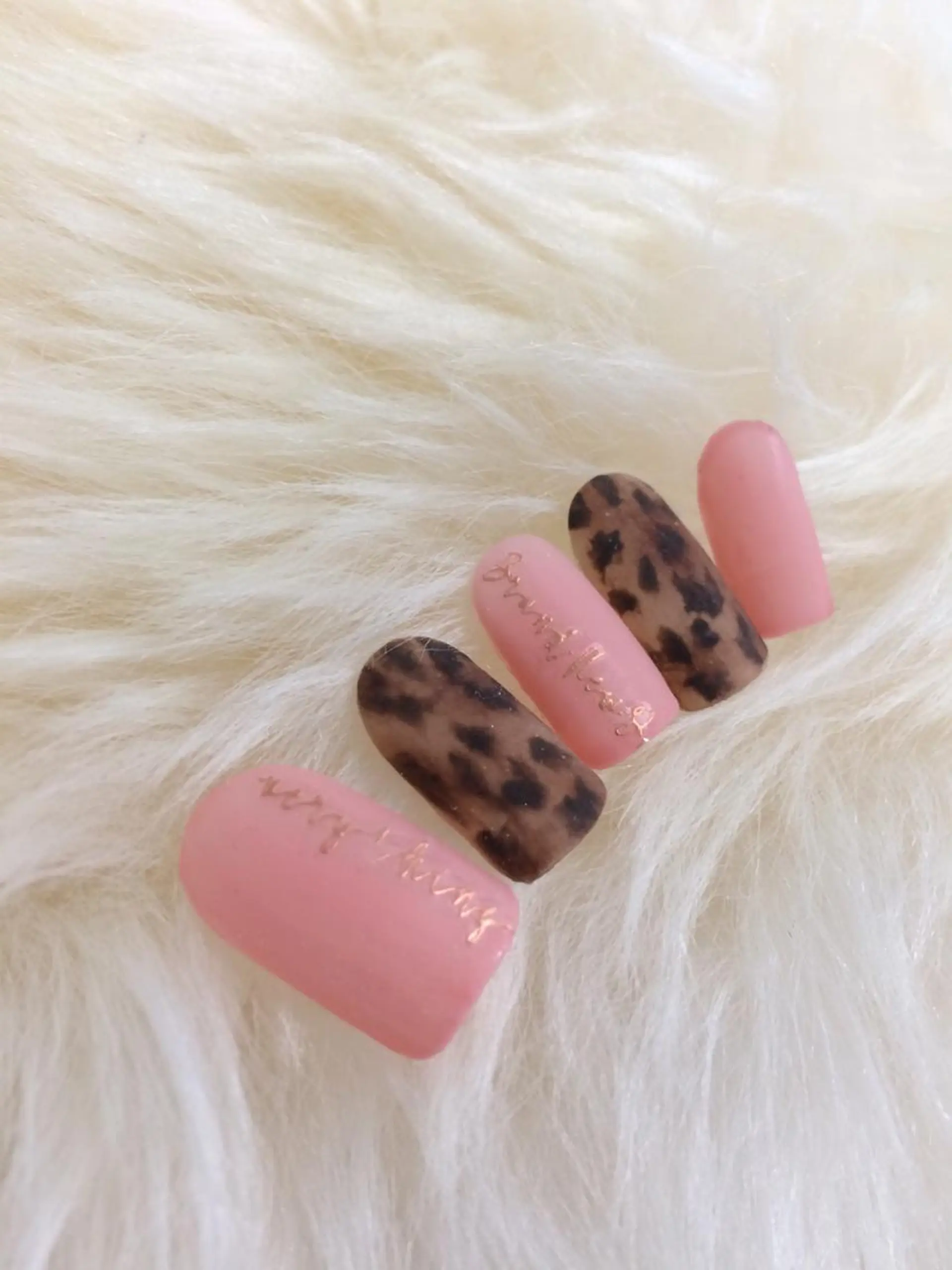 ネイル アニマル柄 ブラウン グラデーション マットネイル ハンドネイル Nailsalon E's cafeのネイルデザイン