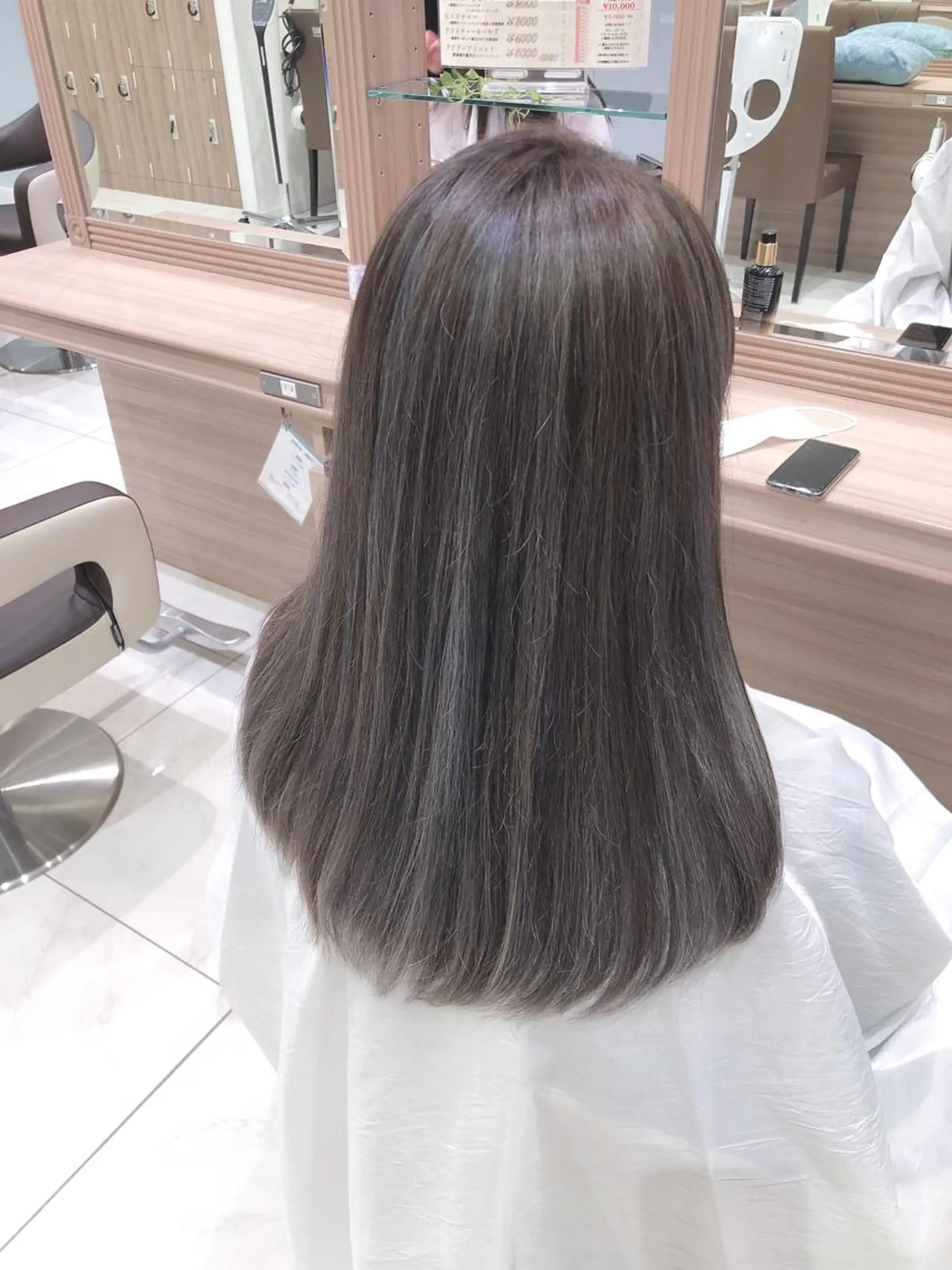 ロング カラー アッシュ アッシュグレー 透明感カラー 小島 仁美のヘアスタイル