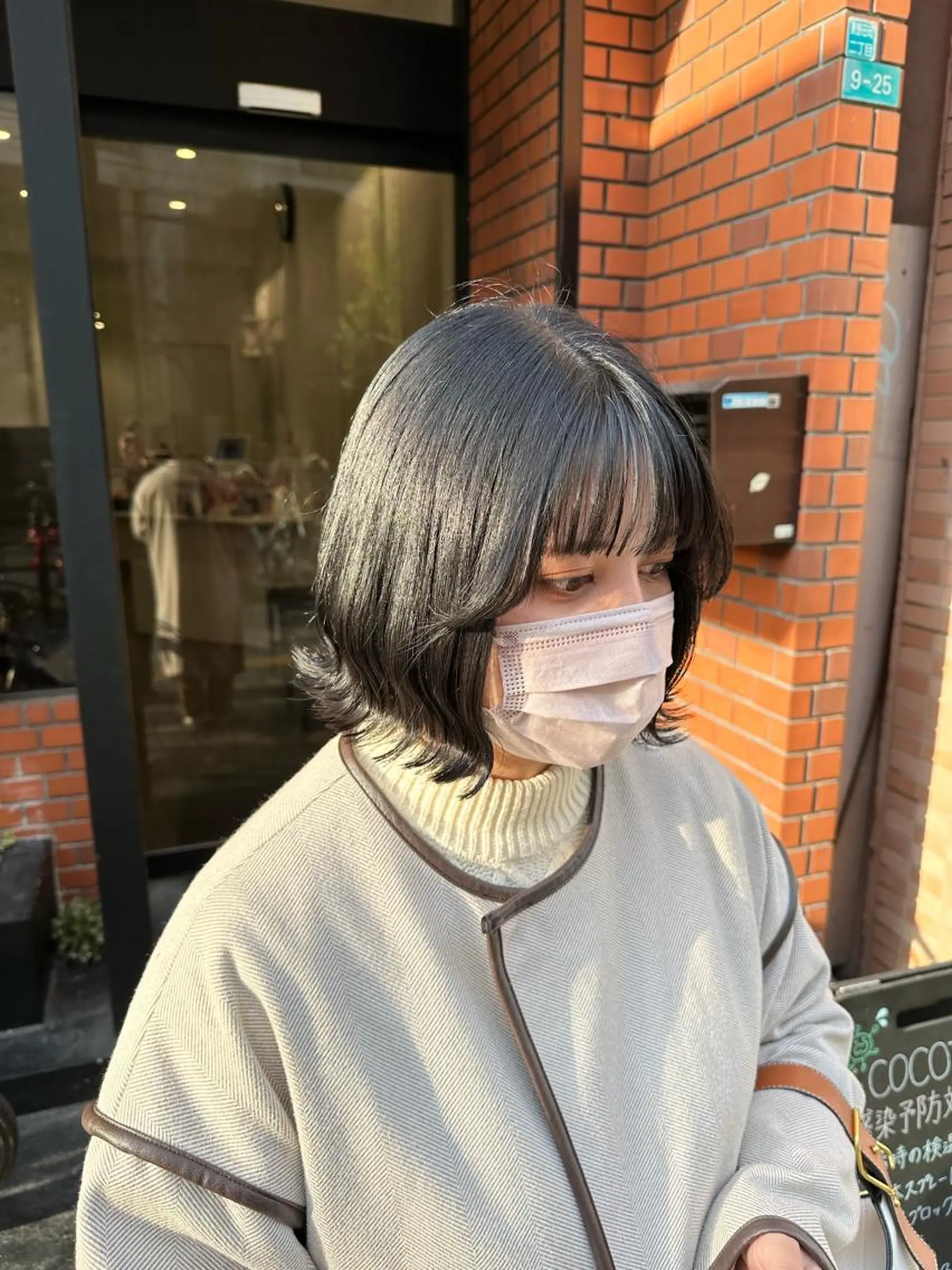 ショート カラー ダークグレー カット ヘアカラー トリートメント 上田 紗也のヘアスタイル