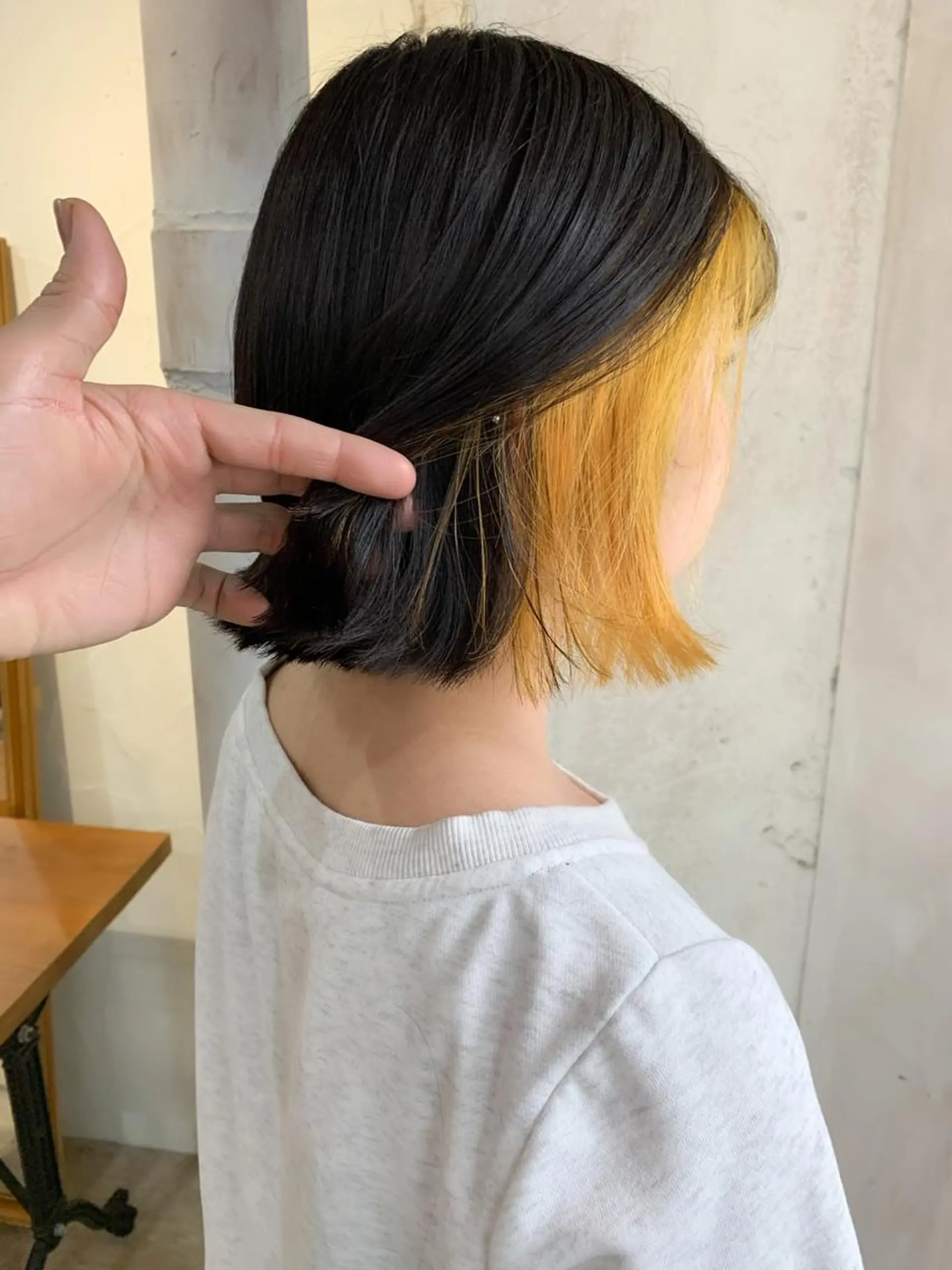 ショート カラー デザインカラー インナーカラー イエローカラー 透明感カラーが 得意です！NAOKIのヘアスタイル