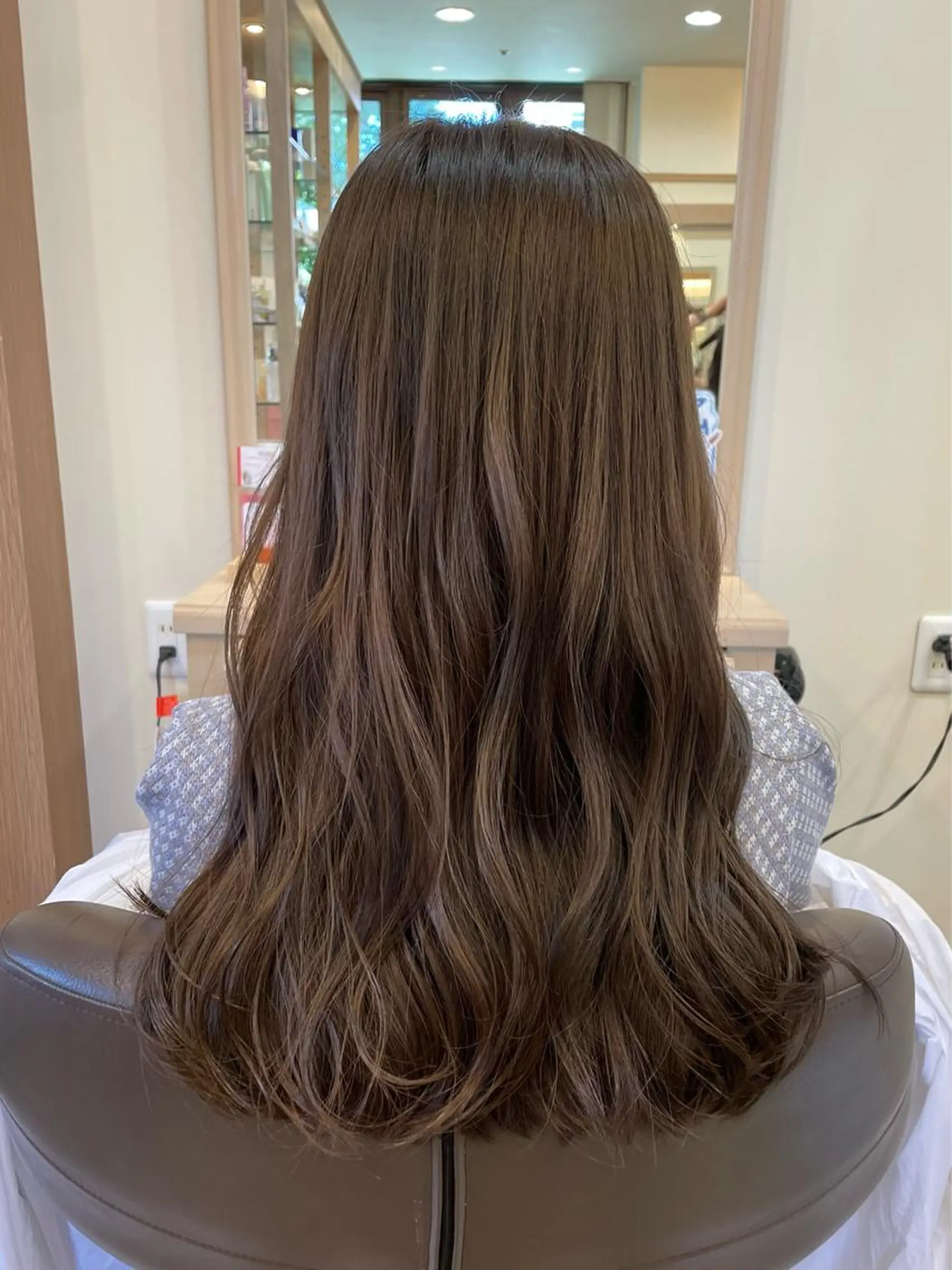 ロング アッシュ ヘアカラー sawa tamaeのヘアスタイル