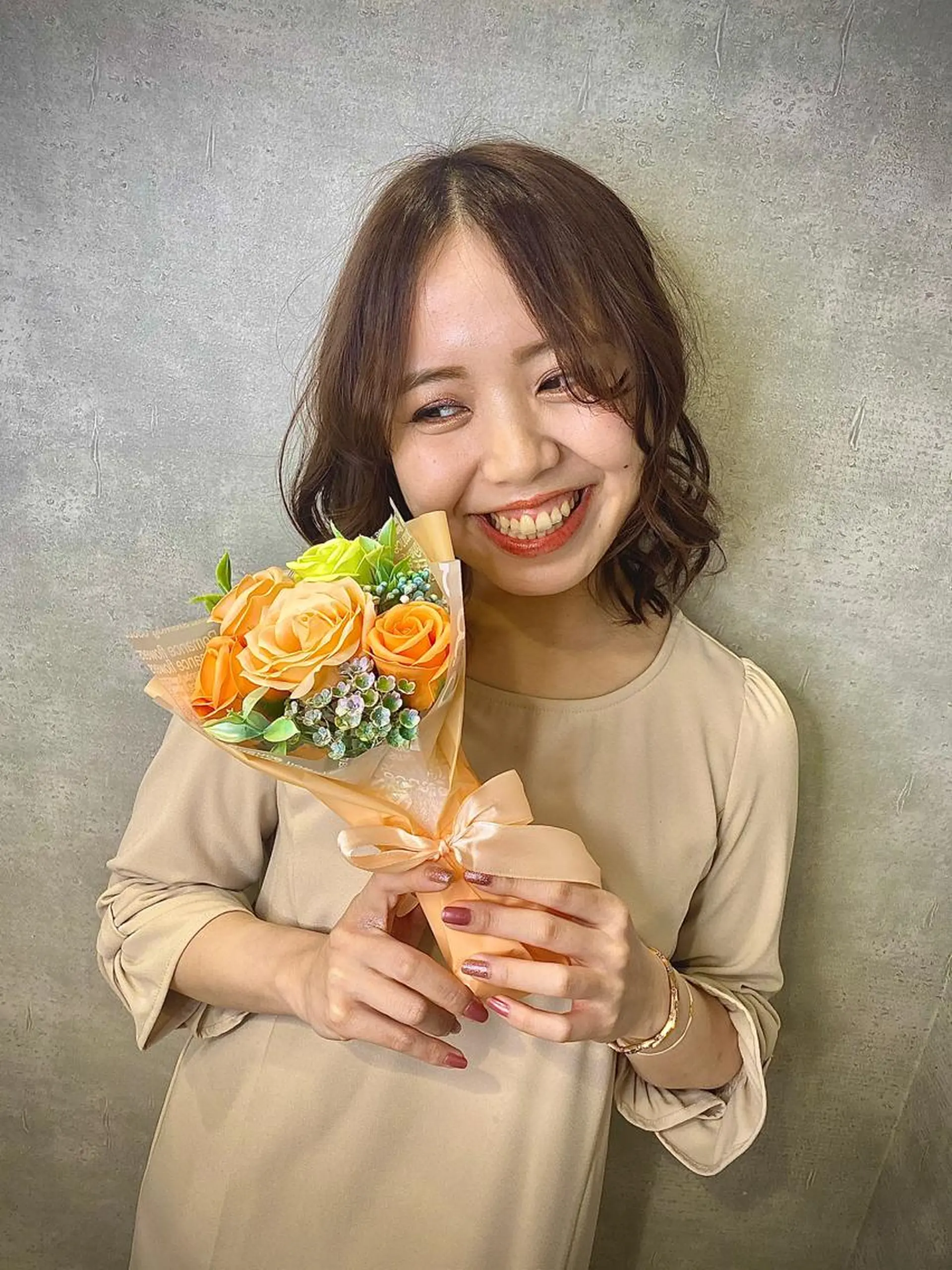 ミディアム カット 縮毛矯正 トリートメント ヘアセット 美髪/髪質改善 顔周り/透明感カラーのヘアスタイル