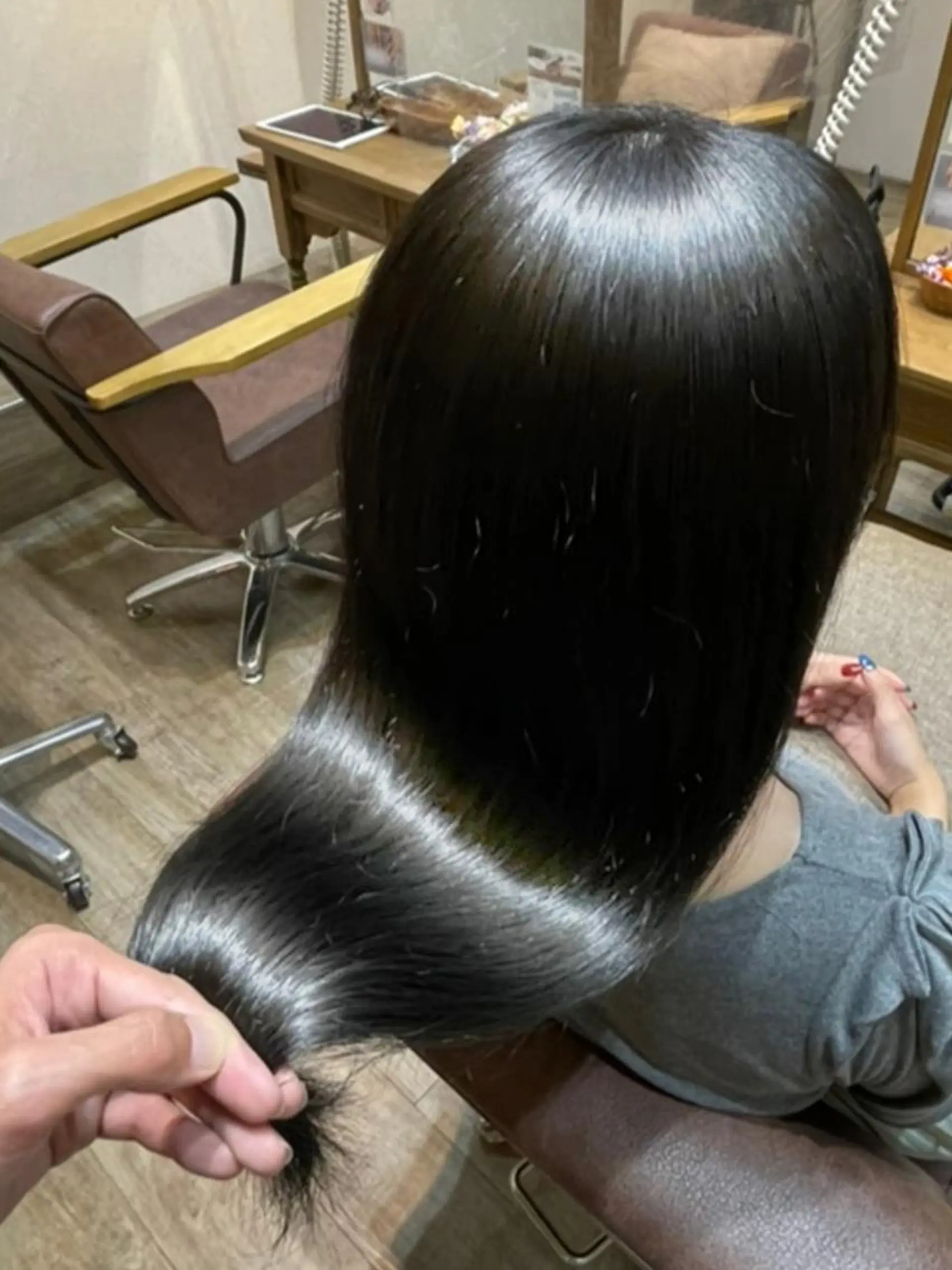 ヘアアレンジ セミロング パーマ カラー キッズ メンズ メンズバレイヤージュ メンズブリーチ メンズハイライト メンズハイトーン メンズインナーカラー ROW町田🌿 大人可愛い/艶髪改善のヘアスタイル