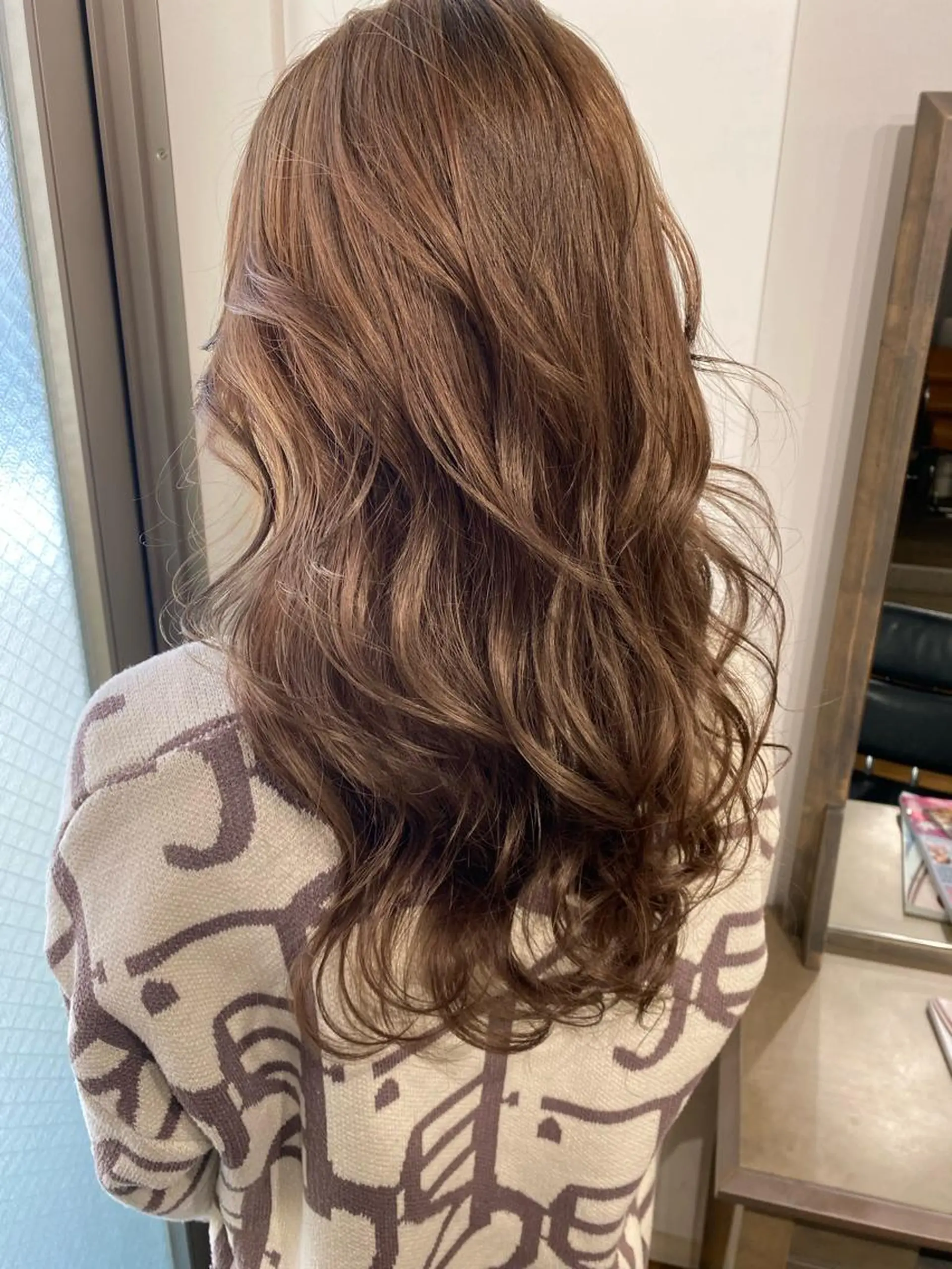ロング カラー アッシュ 透明感カラー インナーカラー くびれヘア 外国人風カラー カット ヘアカラー reverie【レヴリー】所属・夜20時から限定2組 reverieあきらのヘアスタイル