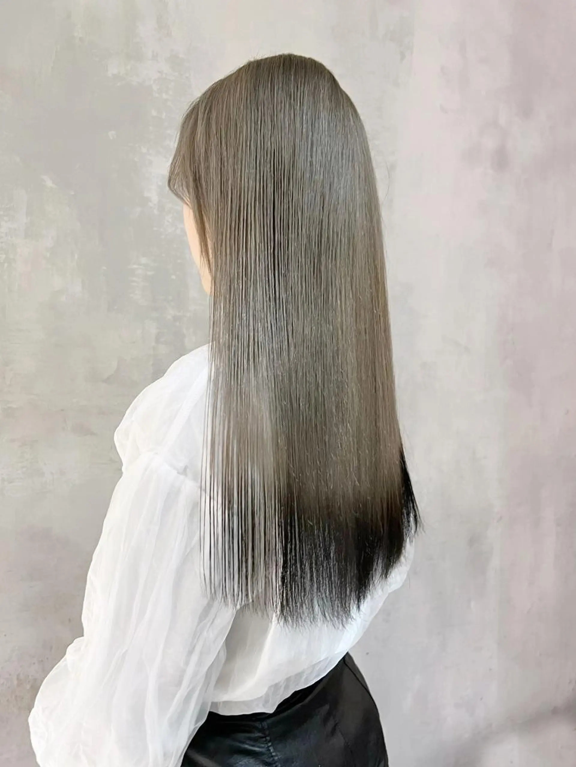 カラー ロング ベージュカラー くびれヘア レイヤーカット カット ヘアカラー トリートメント ITby ALBUM 北千住店のヘアスタイル