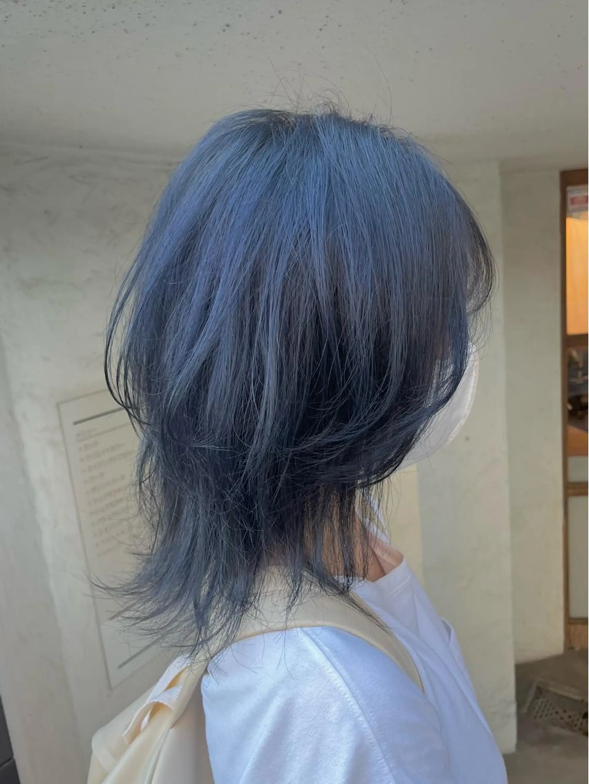 ミディアム カラー ブルーカラー ネイビーカラー ウルフカット FUJINO RYOのヘアスタイル