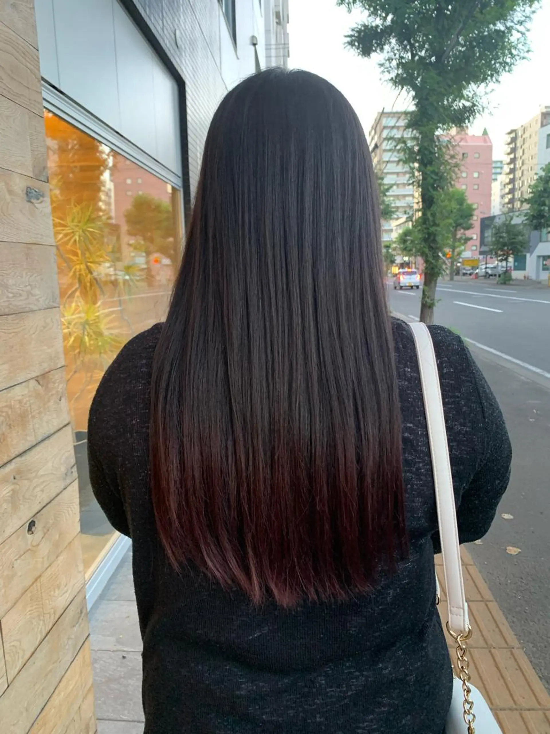 カラー グラデーションカラー ピンクカラー 三品 早妃のヘアスタイル