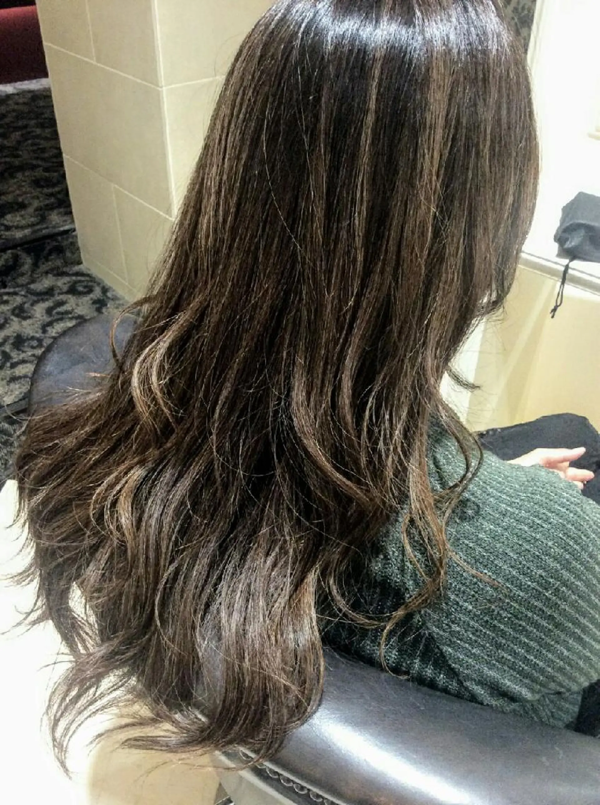 セミロング カラー アッシュ ベージュカラー ハイライトカラー ハイライト ドゥワドフェパマル所属・畠村 美智子のヘアスタイル