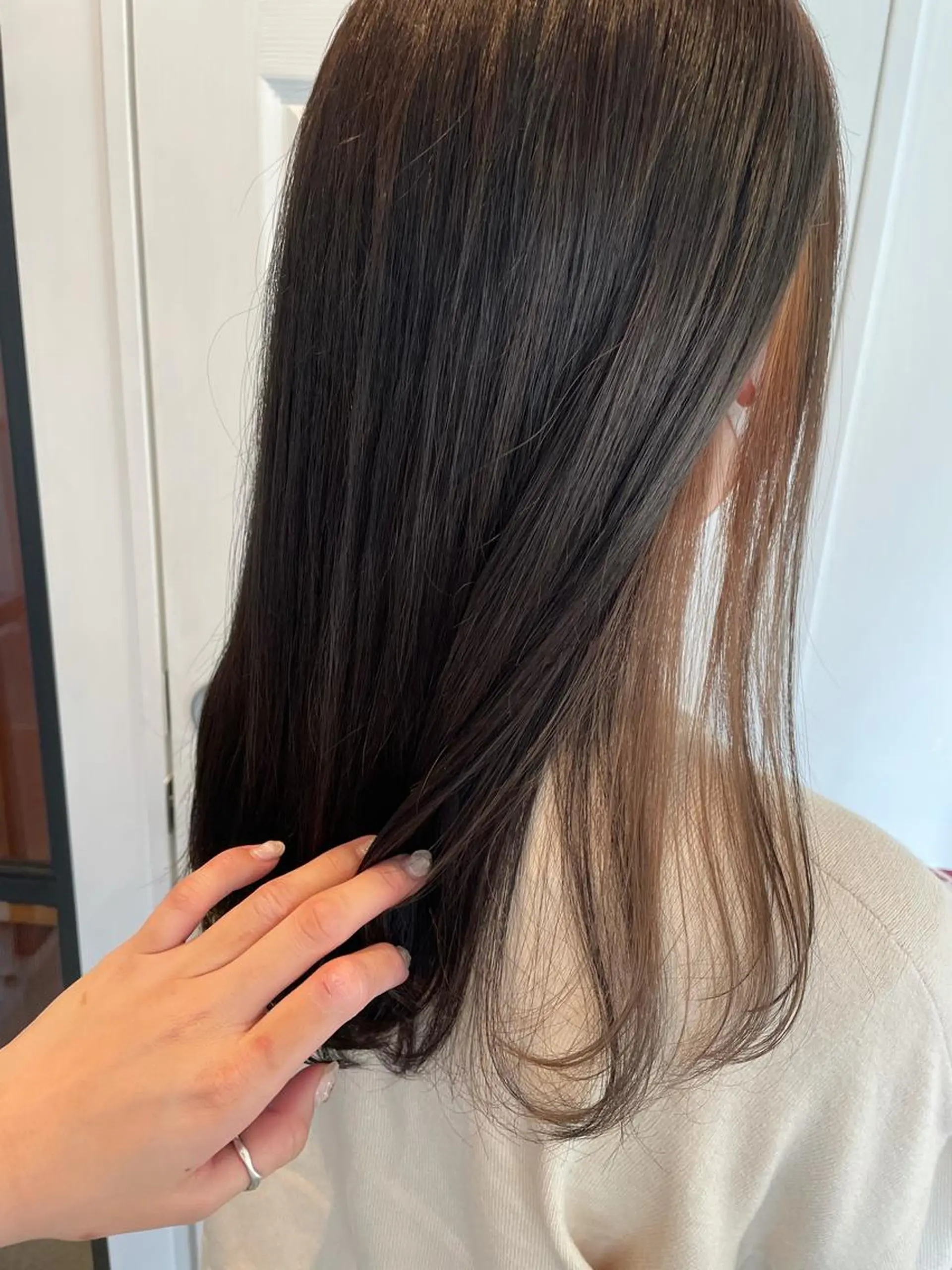 セミロング カラー ベージュカラー ブリーチ イヤリングカラー グレージュ ブリーチなしカラー ヘアカラー 中目黒🌼 🌼ハナのヘアスタイル