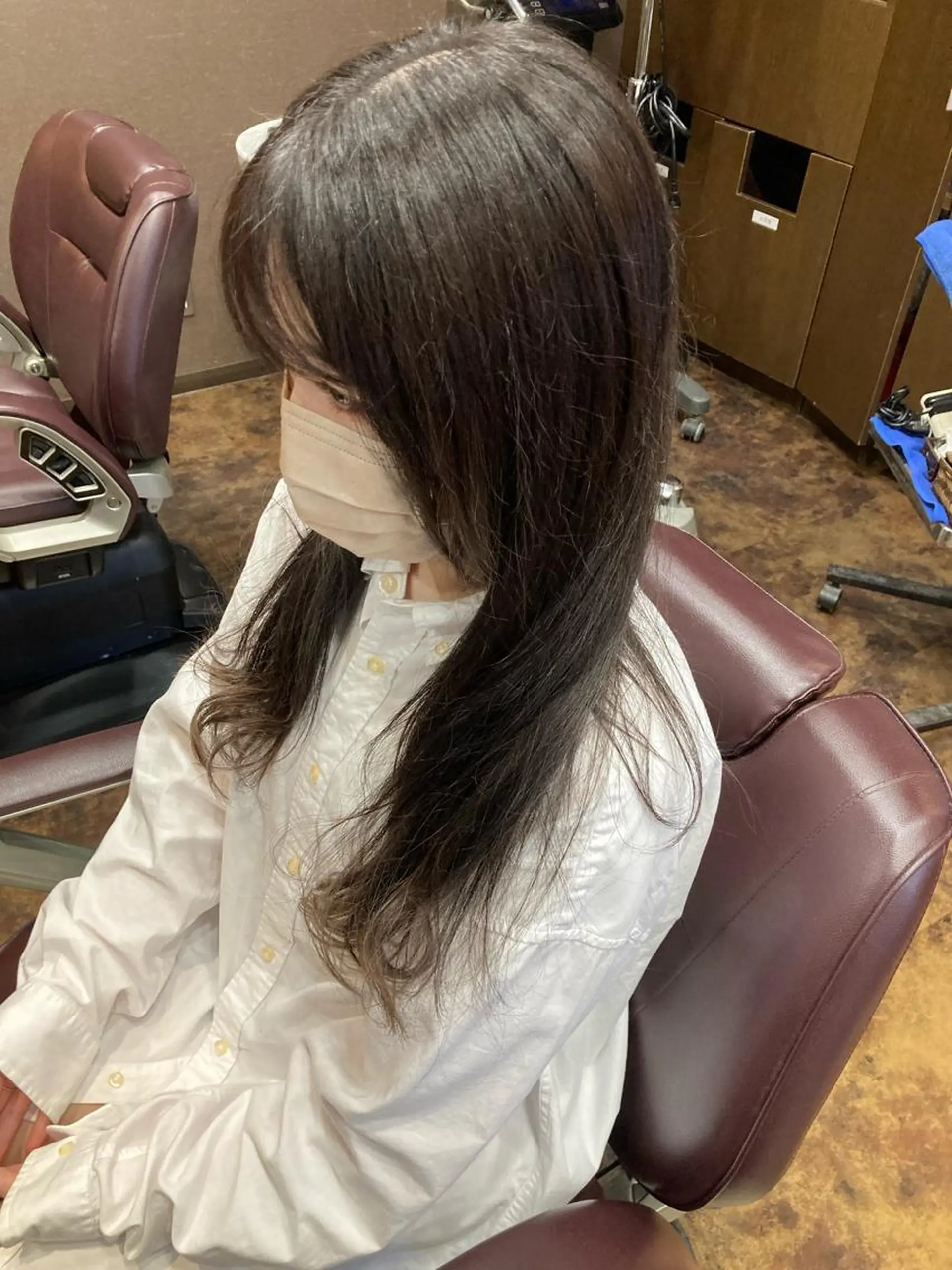 ロング カラー アッシュ 顔周りカット カット 八木 凜のヘアスタイル