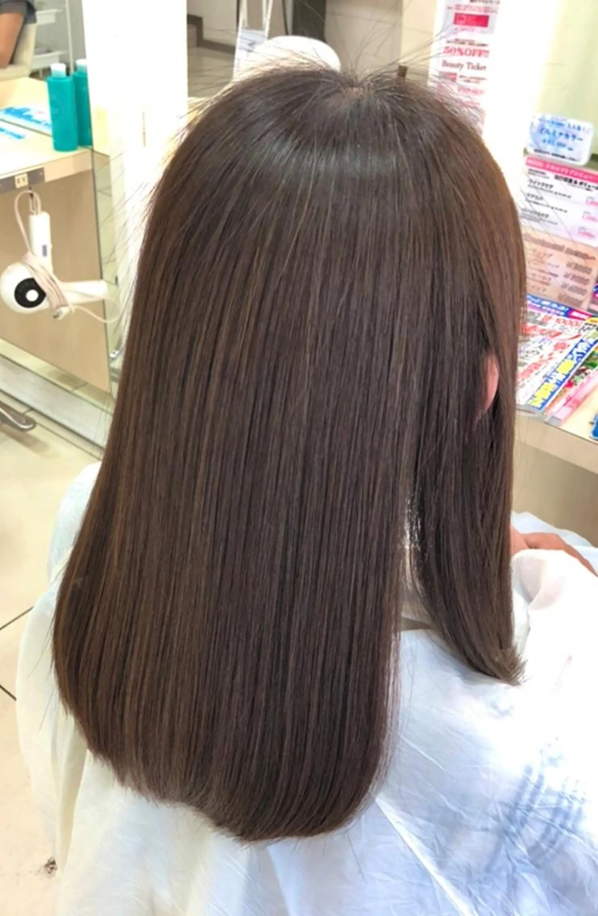 セミロング アッシュ 学生 髪質改善 レイヤーカット 縮毛矯正 Ash 山田 勇太のヘアスタイル