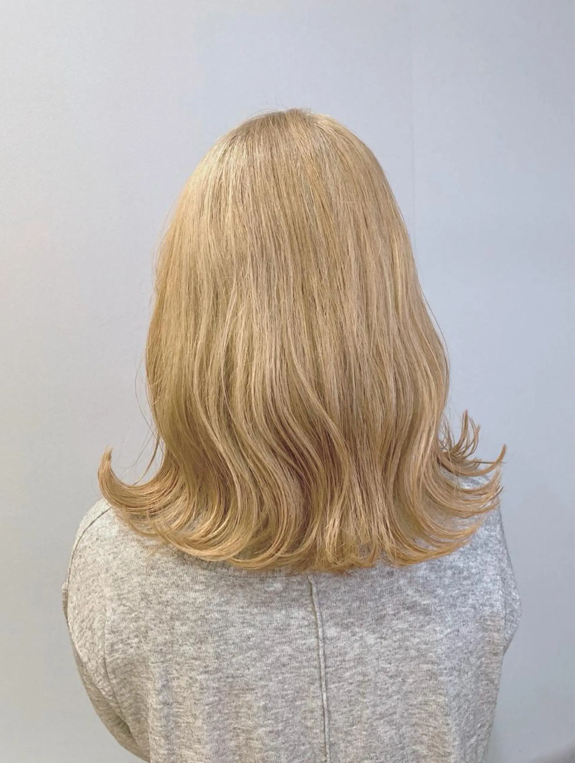 ミディアム カラー ヘアカラー 宮原 佳苗のヘアスタイル