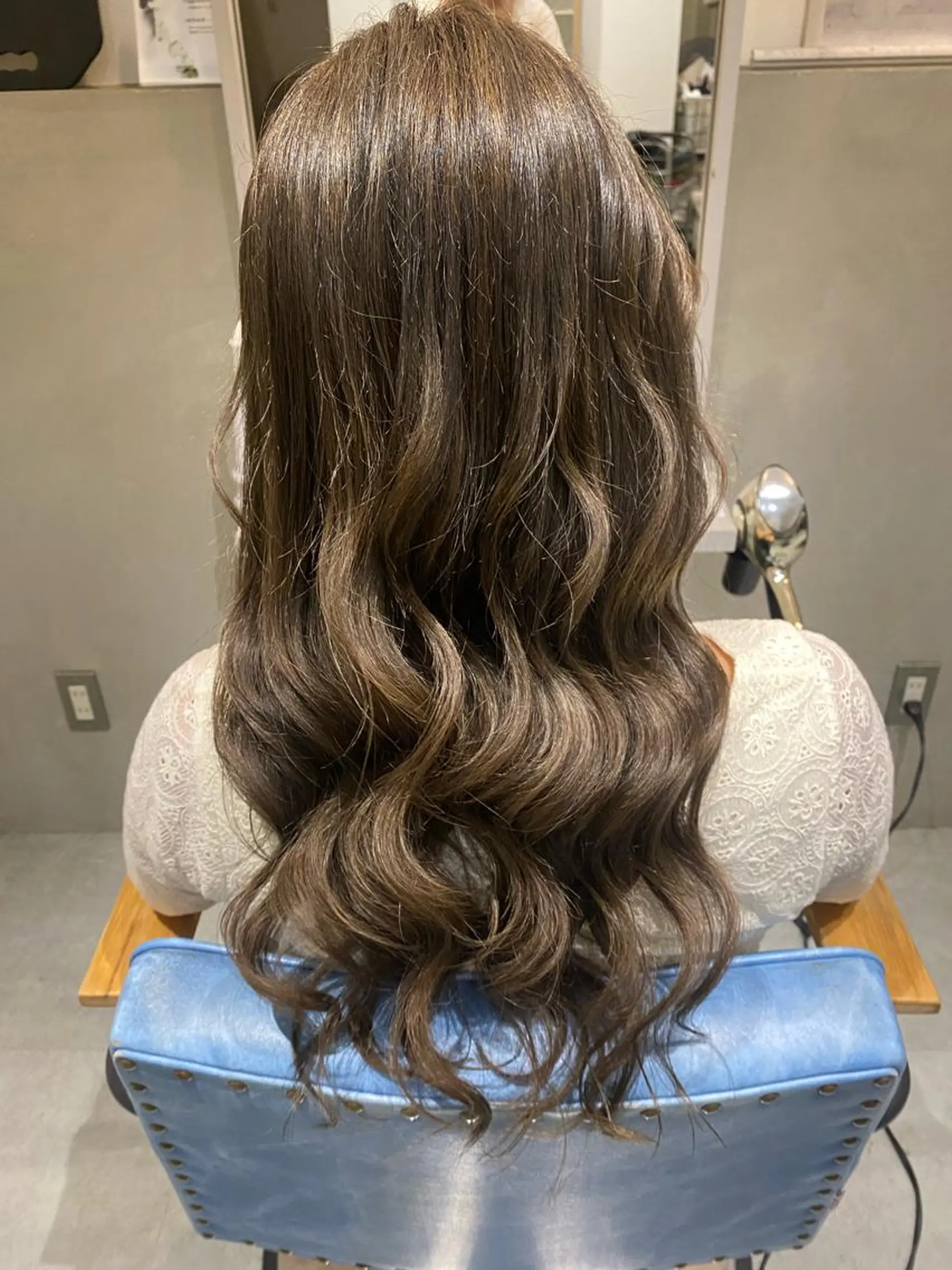 ロング カラー ブリーチ グレージュ ミキ マコのマツエク・マツパデザイン