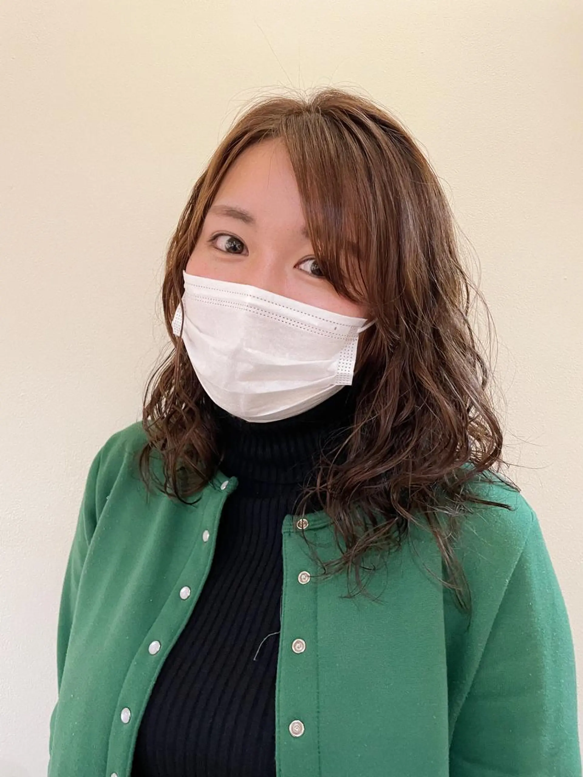 セミロング パーマ 高橋 涼香のヘアスタイル