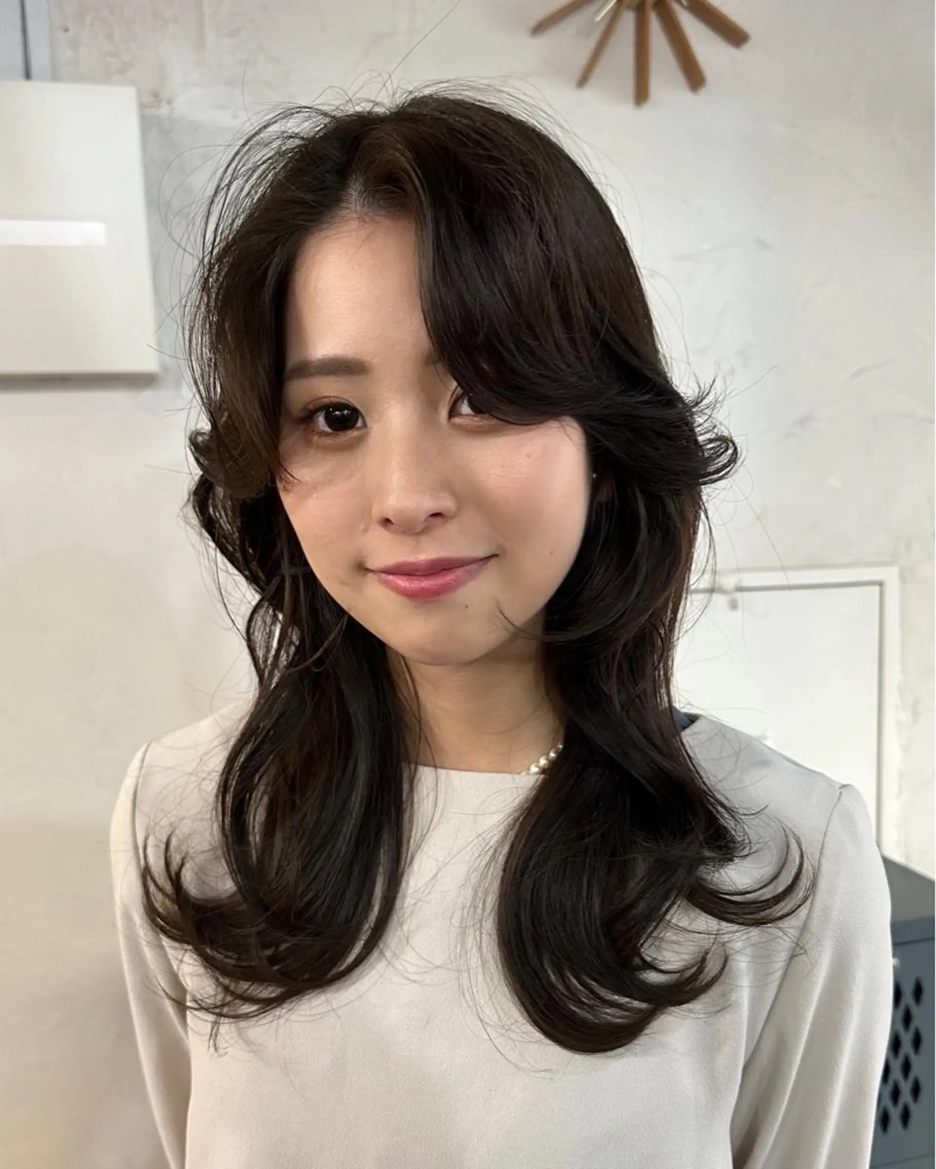 セミロング カラー 切りっぱなしボブ ショートボブ セミロングパーマ バレイヤージュ ベージュカラー カット ヘアカラー トリートメント フリーランス所属・韓国ヘア レイヤー くびれヘアMATSUのヘアスタイル