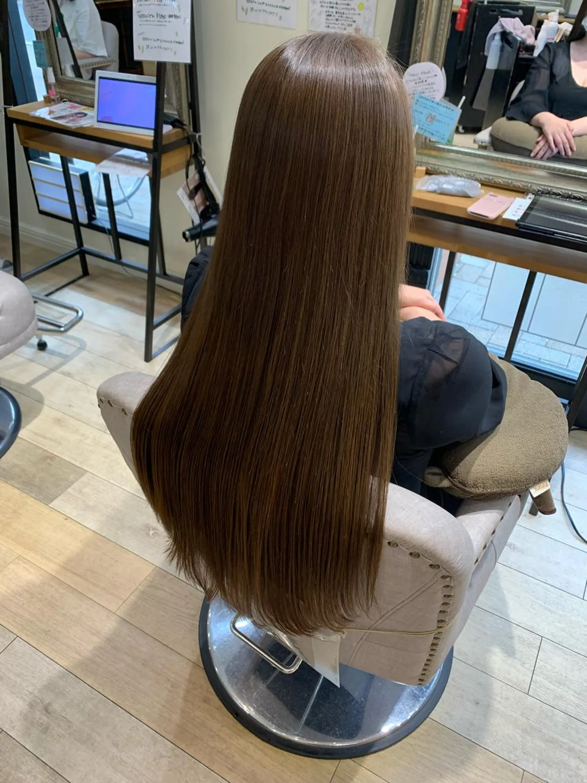 ロング カラー アッシュ アッシュグレー アッシュグレージュ グレージュ 上田 紗也のヘアスタイル