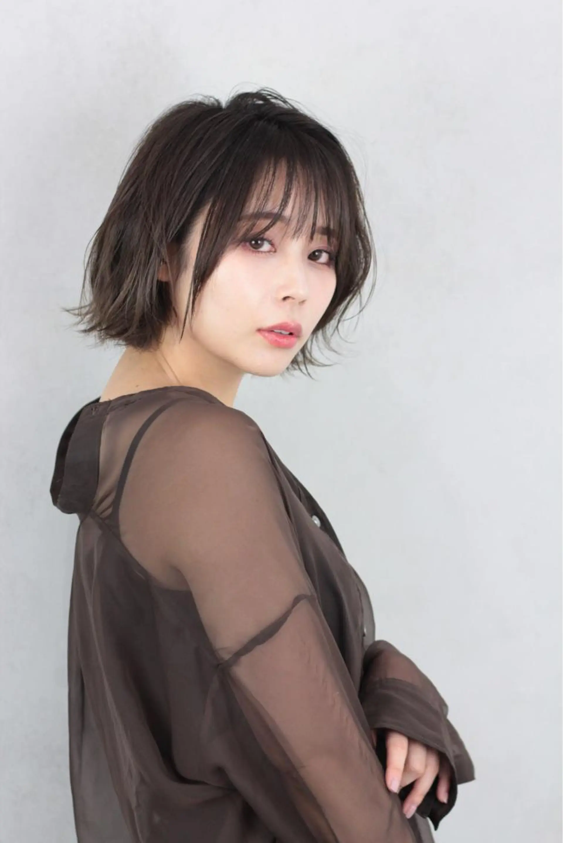 ショート esse大阪茶屋町店所属・レイヤーカット 新井田陽寿のヘアスタイル