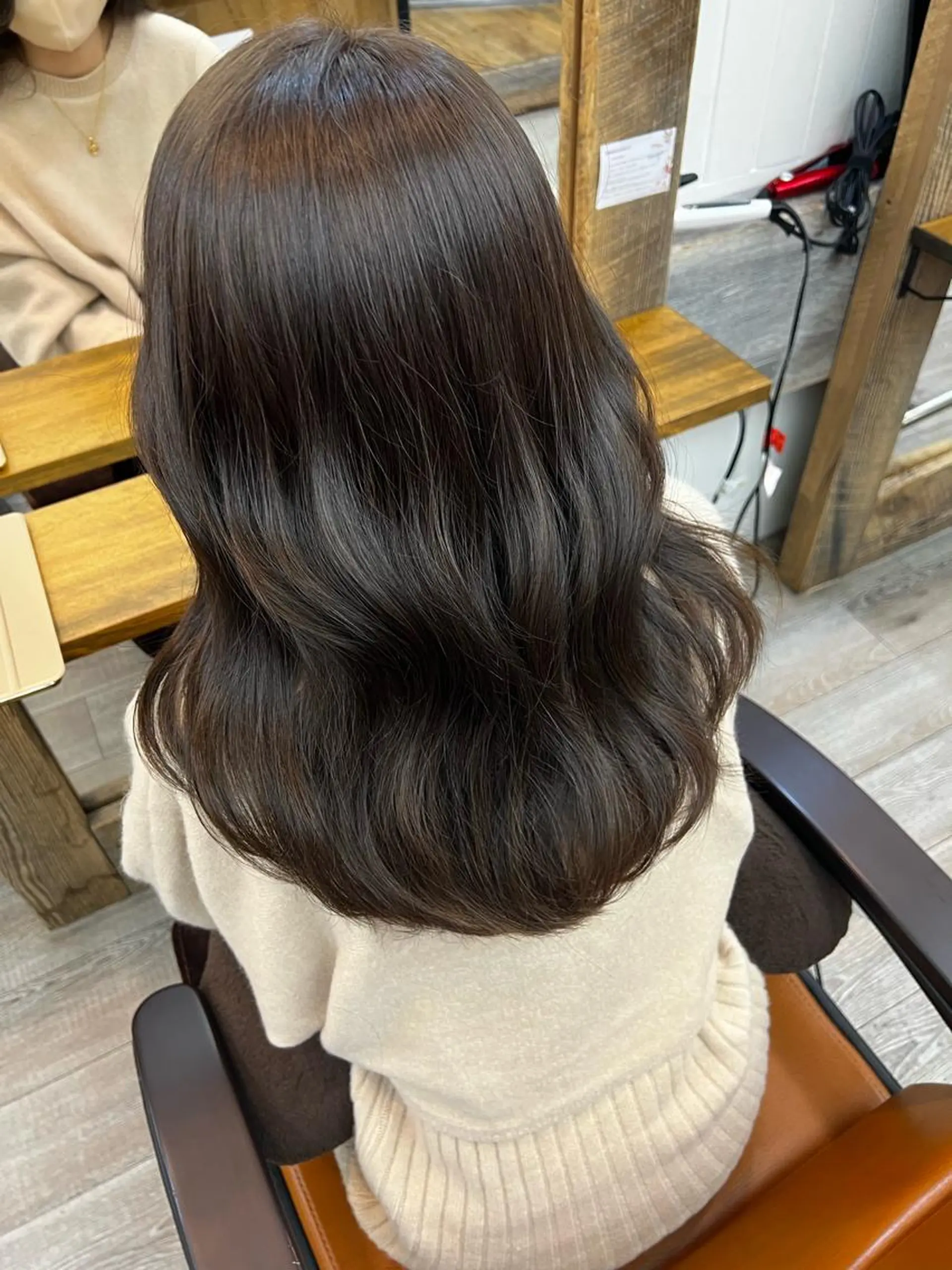 セミロング 【YUTO】確実に 髪を綺麗にするプロ。のヘアスタイル