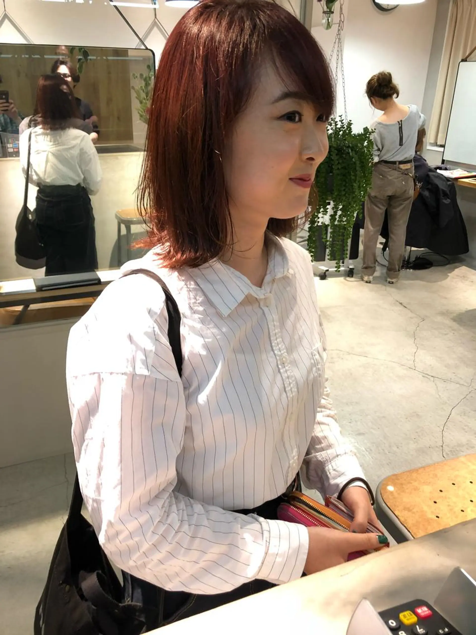 ミディアム カラー salowin三丁目所属・🟩白髪ぼかし/ ショート/ボブ/大司のヘアスタイル