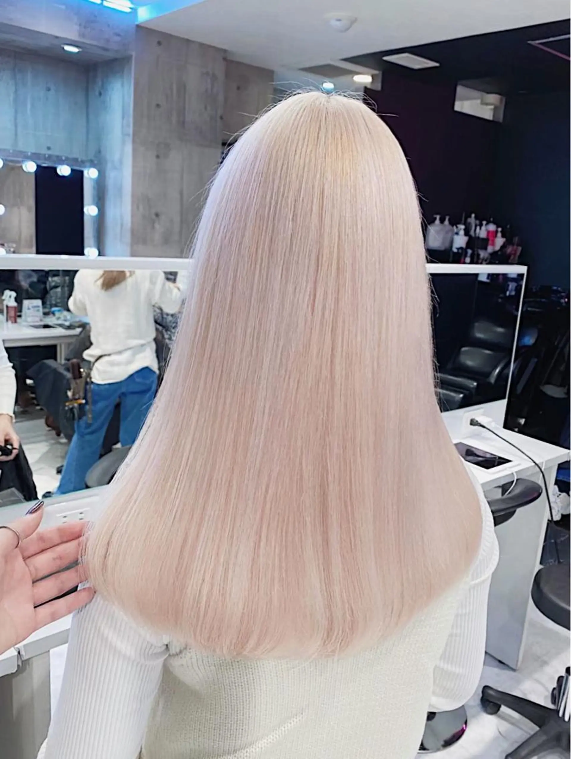 カラー ✨ハイトーン指名No .1✨MORIOのヘアスタイル