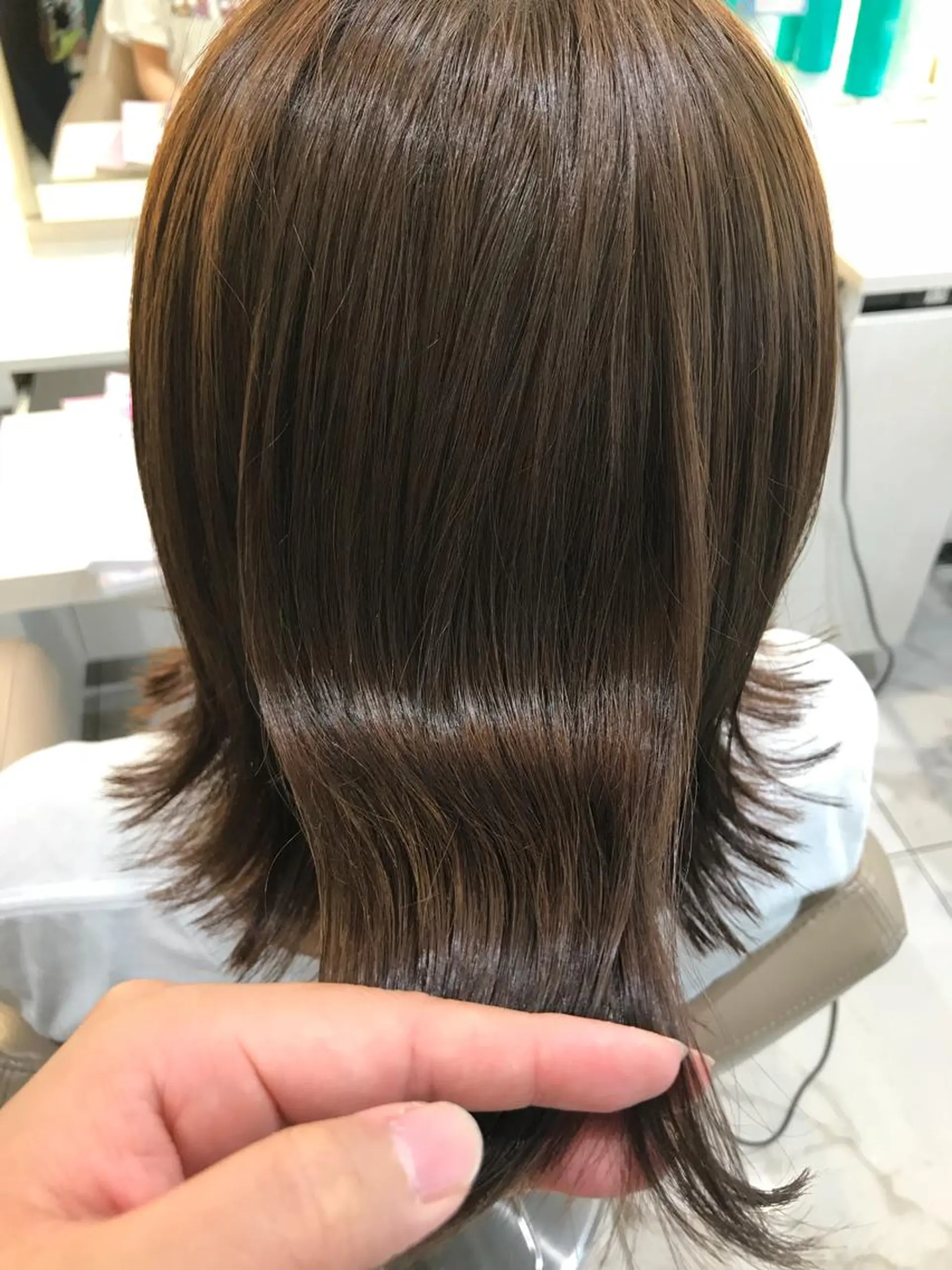 ミディアム カラー グレージュ 清藤 綾のヘアスタイル