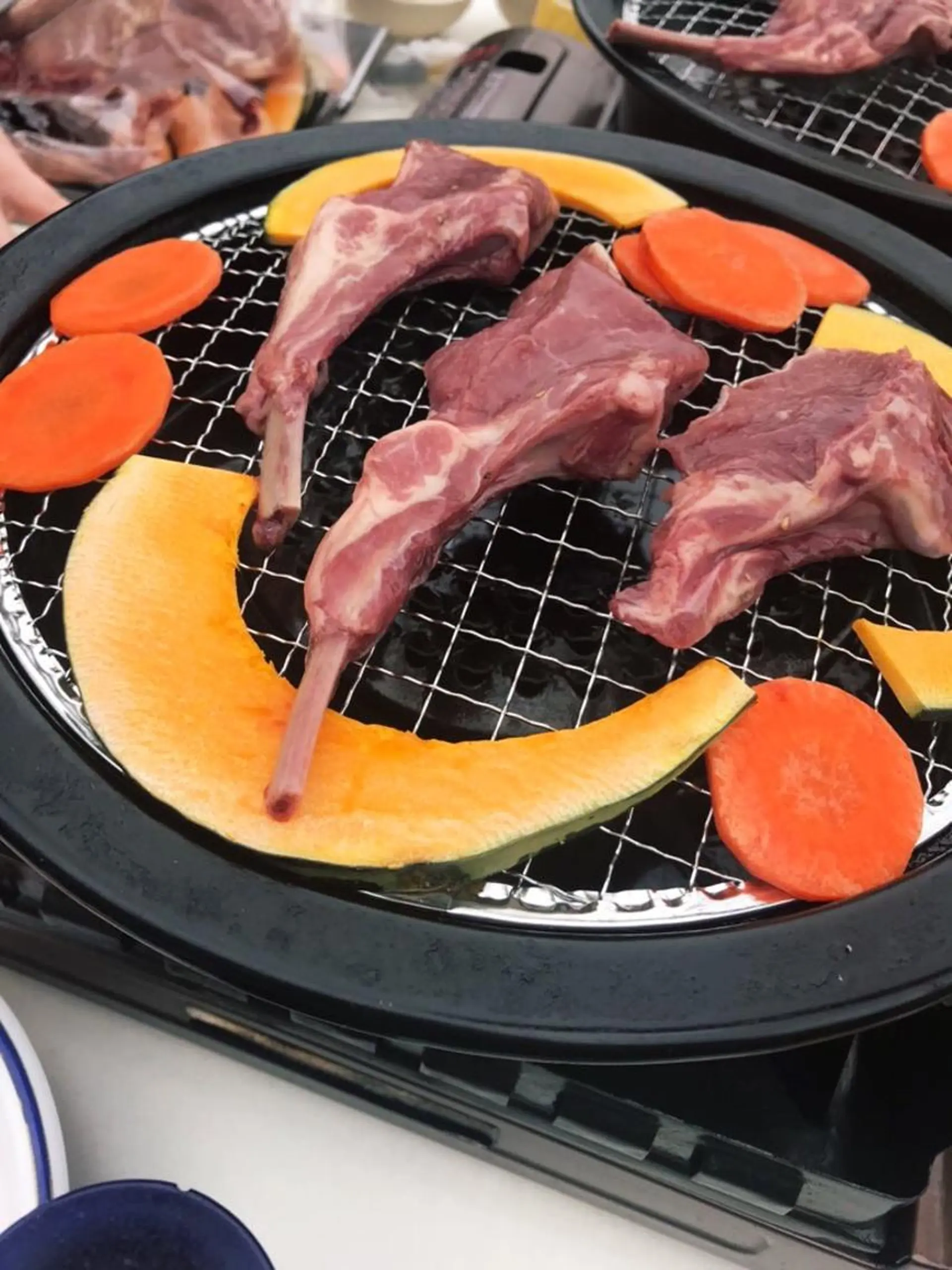 ミディアム カラー パーマ ヘアアレンジ メンズ キッズ ネイル マツエク・マツパ アイブロウ アニメ,Vオタク× 即効痩せエステサロンのエステ・リラクイメージ