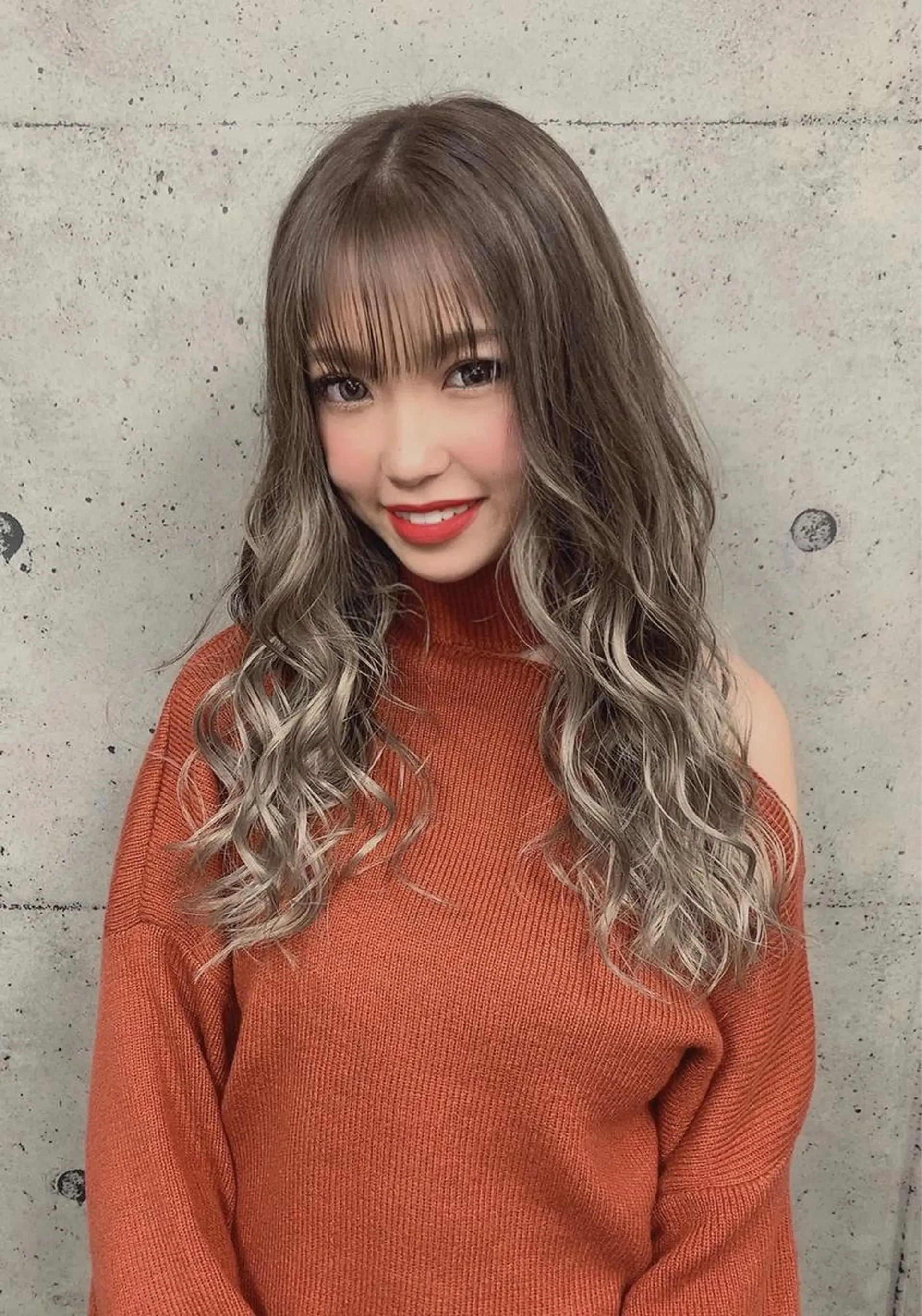 ロング カラー バレイヤージュ グレージュ レイヤーカット カット ヘアカラー トリートメント 奥山義進/ハイトーン /バレイヤージュのヘアスタイル