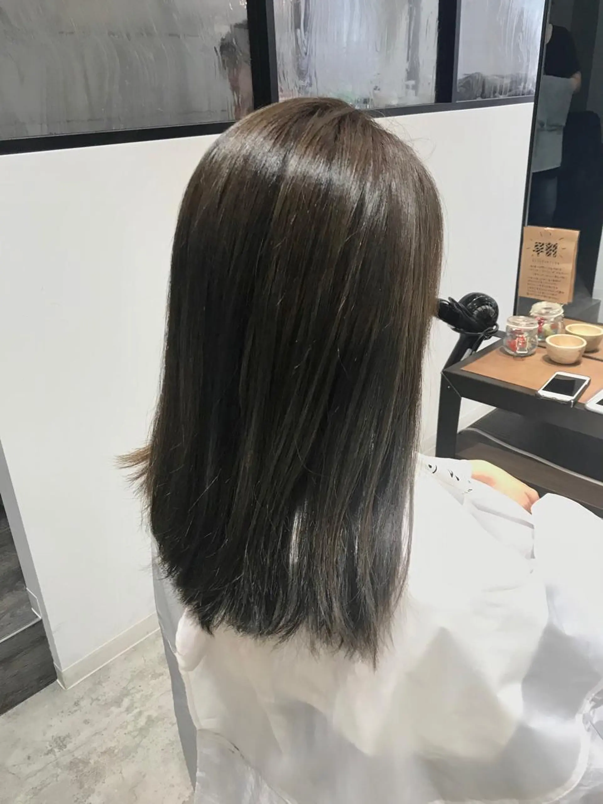 ミディアム カラー ヘアアレンジ グレージュ ハイライトカラー イルミナカラー ハイライト トリートメント カット ヘアカラー トリートメント SALOWIN川崎所属・似合わせレイヤー/ 美髪縮毛矯正/ミナエのヘアスタイル