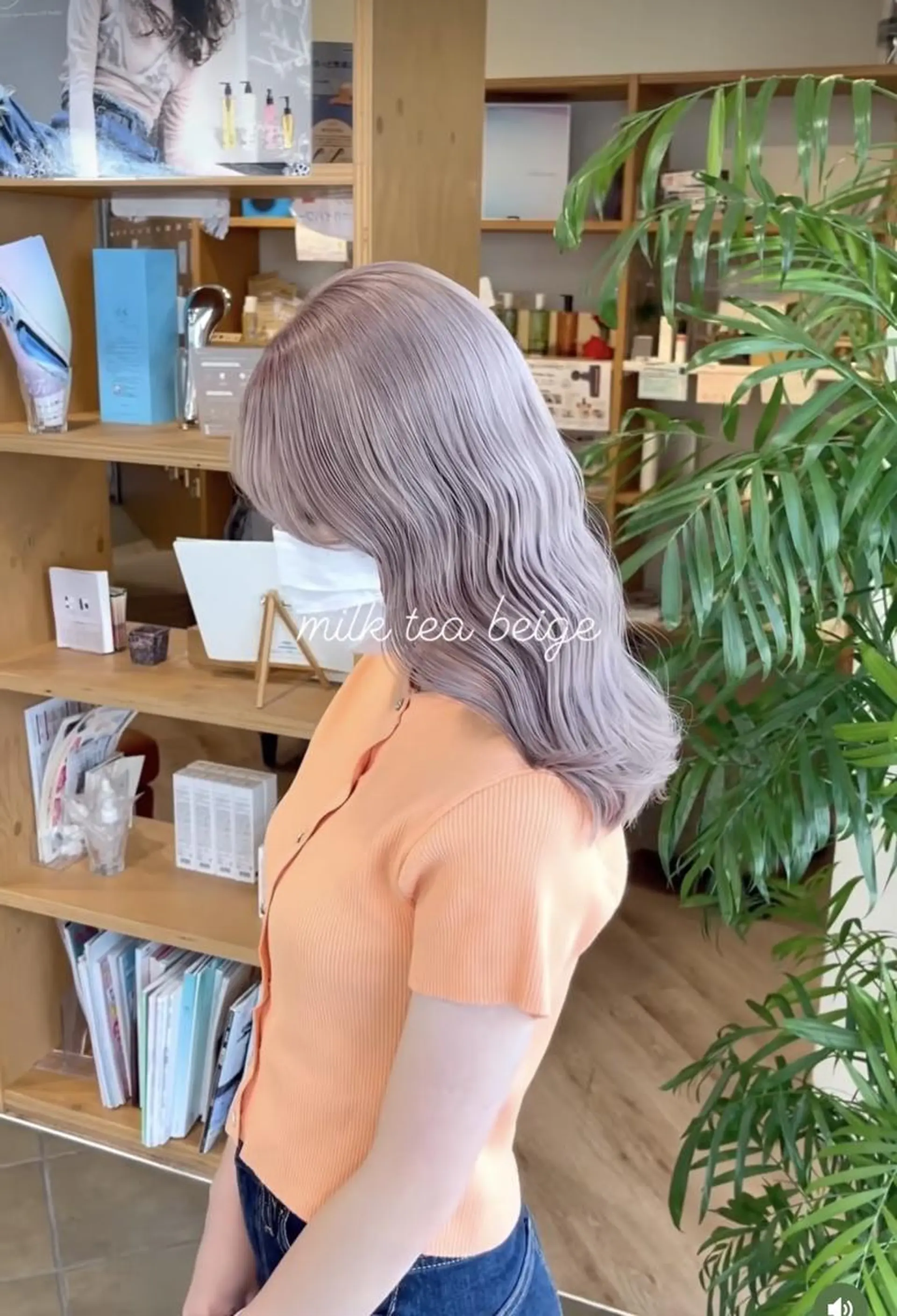 ミディアム カラー ヘアアレンジ パーマ キッズ ネイル アイブロウ マツエク・マツパ ショートボブ ミディアムパーマ バレイヤージュ ブリーチ ケアブリーチ 女性専用サロン梅田 髪質改善カラーakiのヘアスタイル
