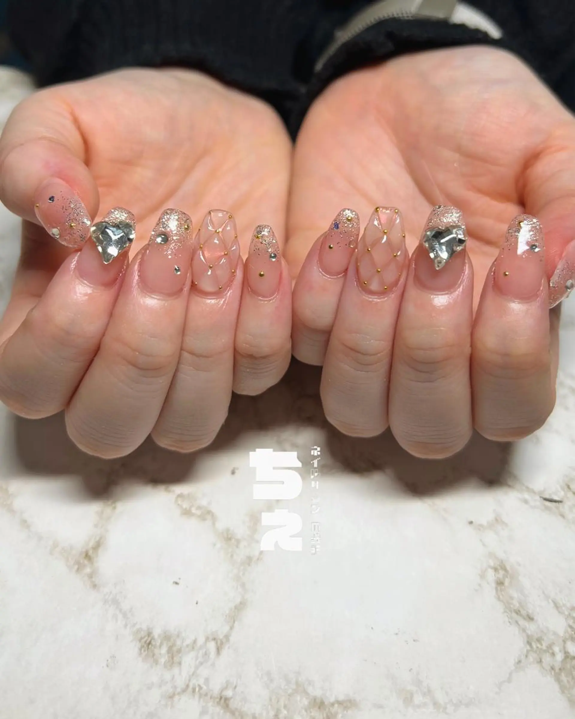ネイル 氷ネイル・うるうるネイル ワンホンネイル ハンドネイル nail salon CHEのネイルデザイン