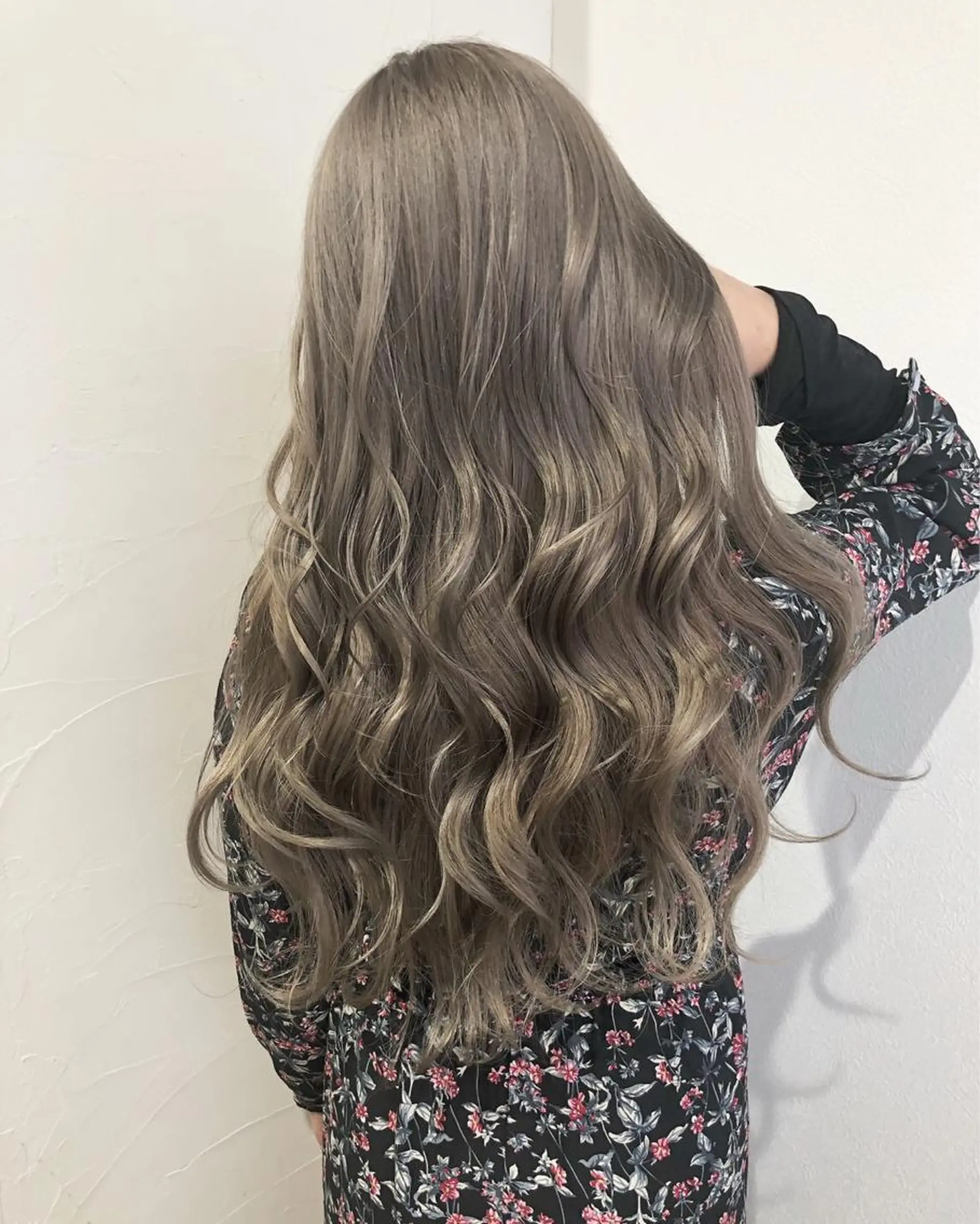 ロング カラー 編み込みエクステ プルエクステ シールエクステ バレイヤージュ ブリーチ カット ヘアカラー WEST OLAND加藤圭介のヘアスタイル