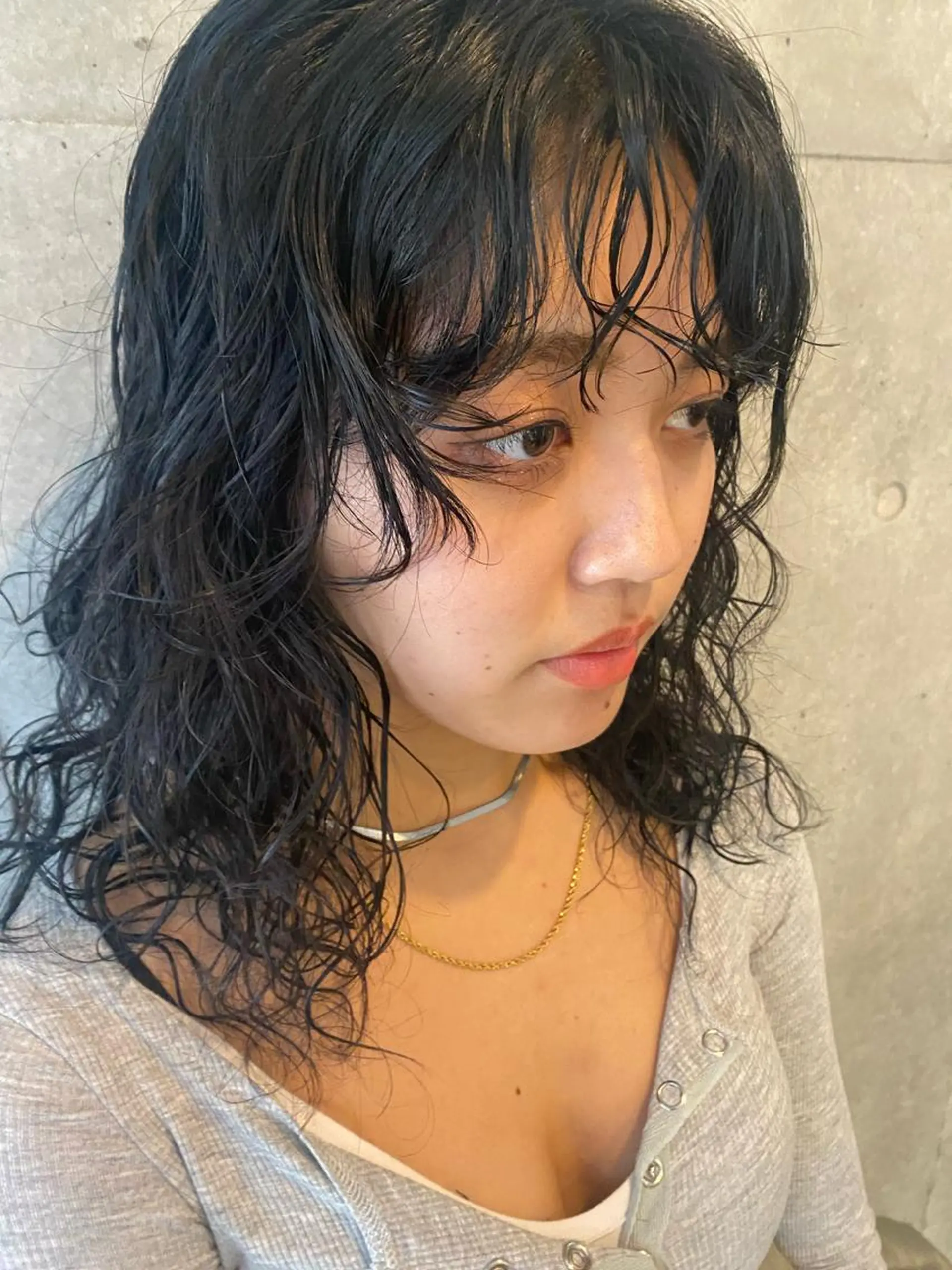 ミディアム パーマ カット ヘアカラー パーマ Yahiko ハイトーンのヘアスタイル