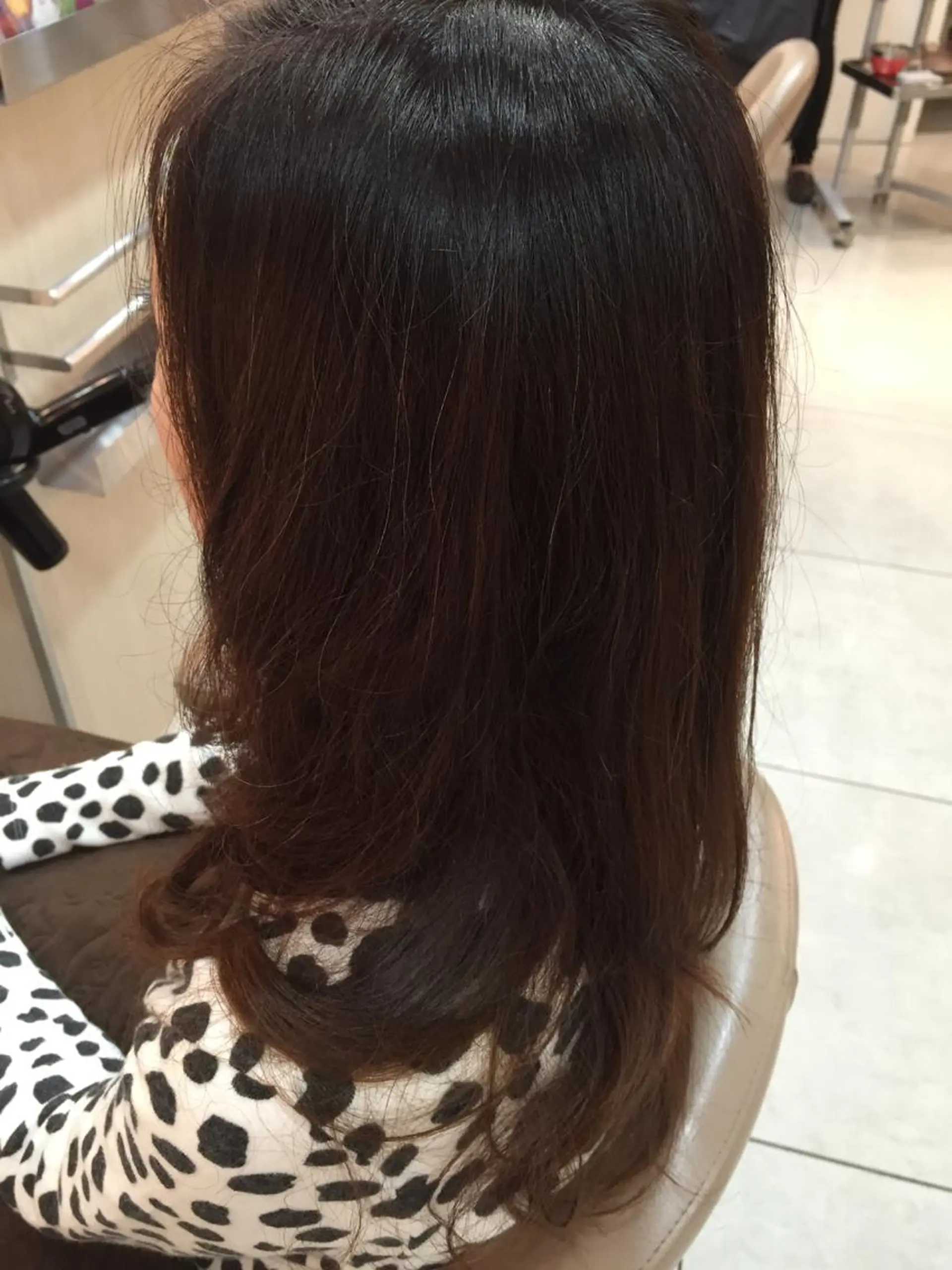 ロング カラー パーマ 吉岡 三四朗のヘアスタイル