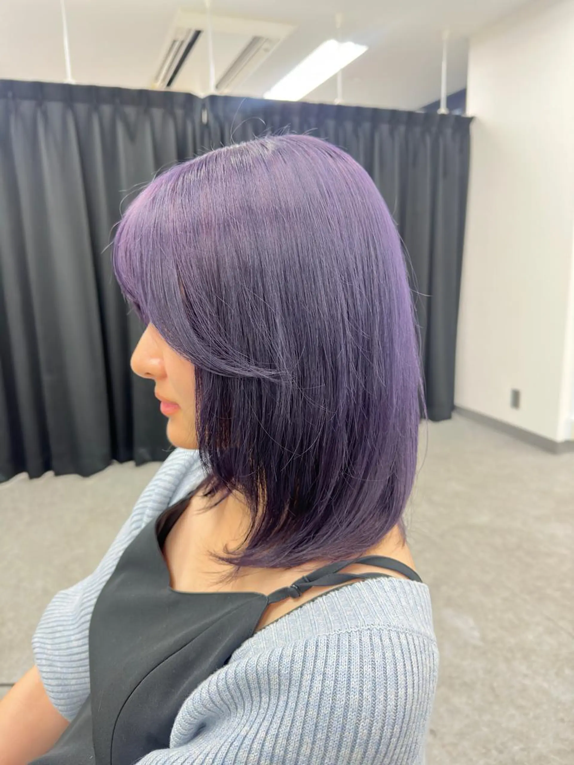 ミディアム カラー 🌈艶カラー/ 韓国風レイヤーカットのヘアスタイル