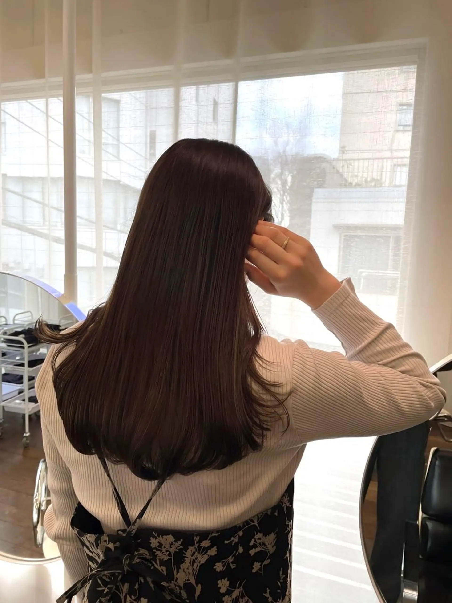 ロング カラー ブリーチ 透明感カラー ダブルカラー グレージュ ブリーチなしカラー カット ヘアカラー トリートメント レイヤーカット🎀 kanaのヘアスタイル