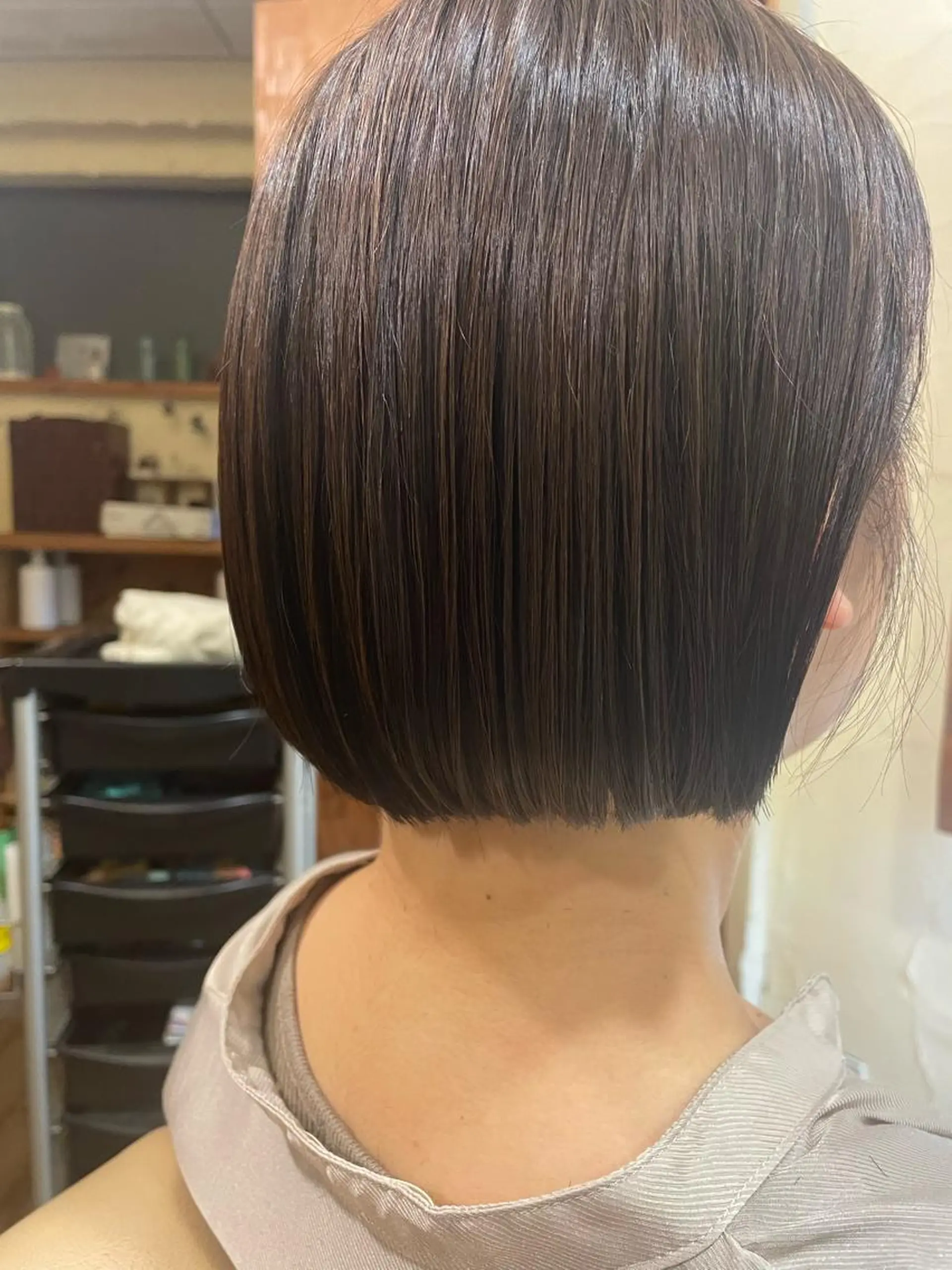 ミディアム 切りっぱなしボブ ボブ カット ヘアカラー 大鹿 数馬のヘアスタイル
