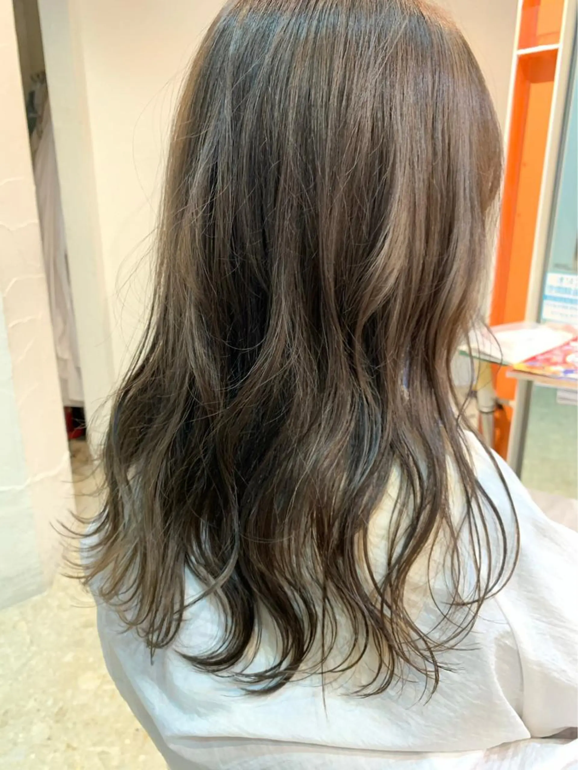 ロング カラー カット ヘアカラー 柔らかベージュ/ 透明感カラー/Raiのヘアスタイル