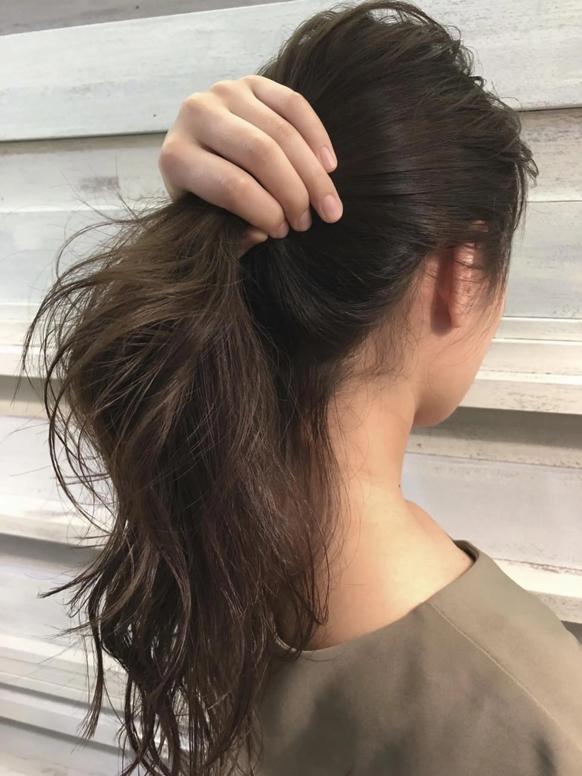 ロング カラー アディクシーカラー 透明感カラー グレージュ シルバー シルバーグレージュ 中村 卓也のヘアスタイル