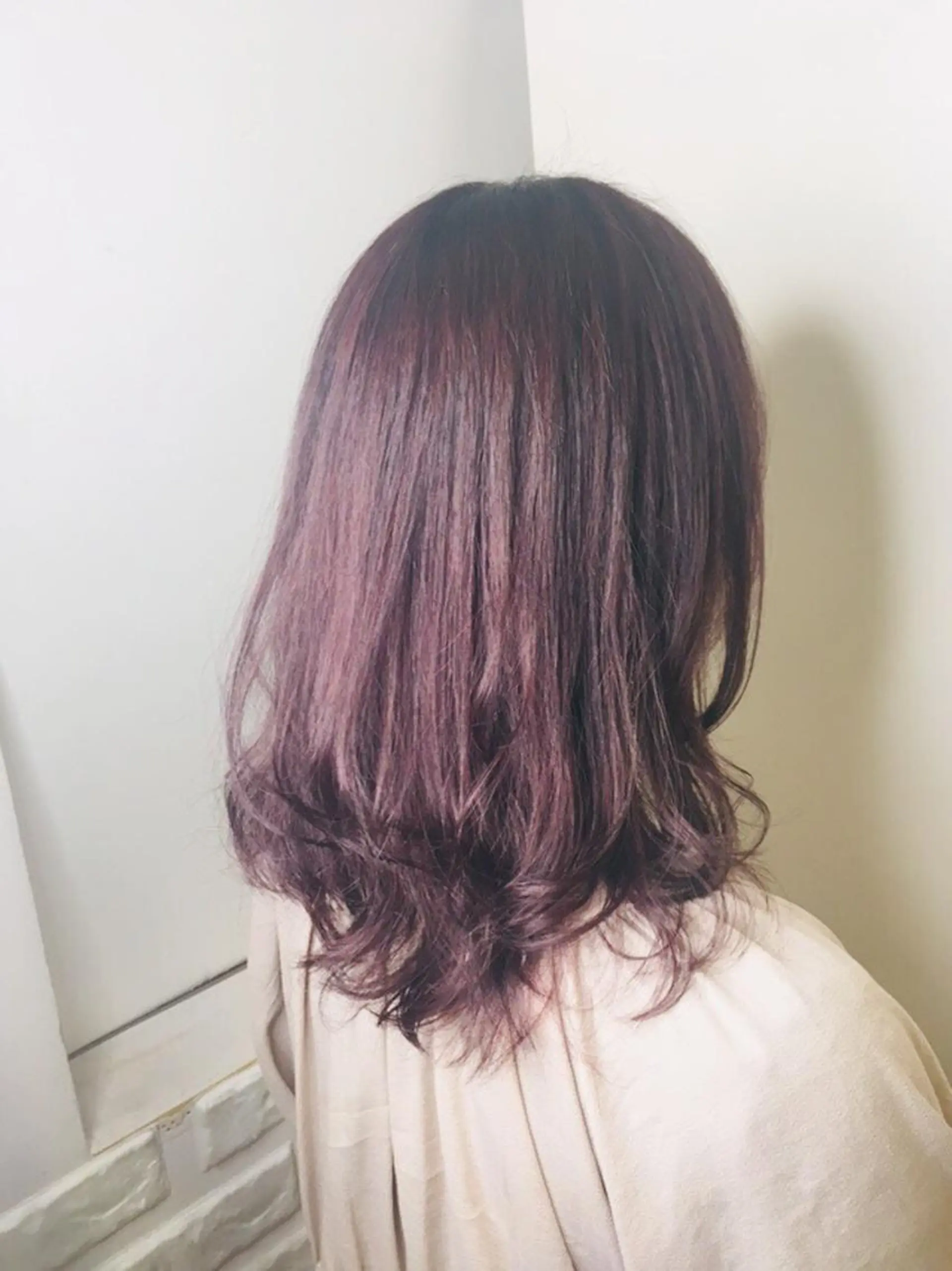 セミロング カラー ボルドーカラー ピンクカラー 農添 杏のヘアスタイル