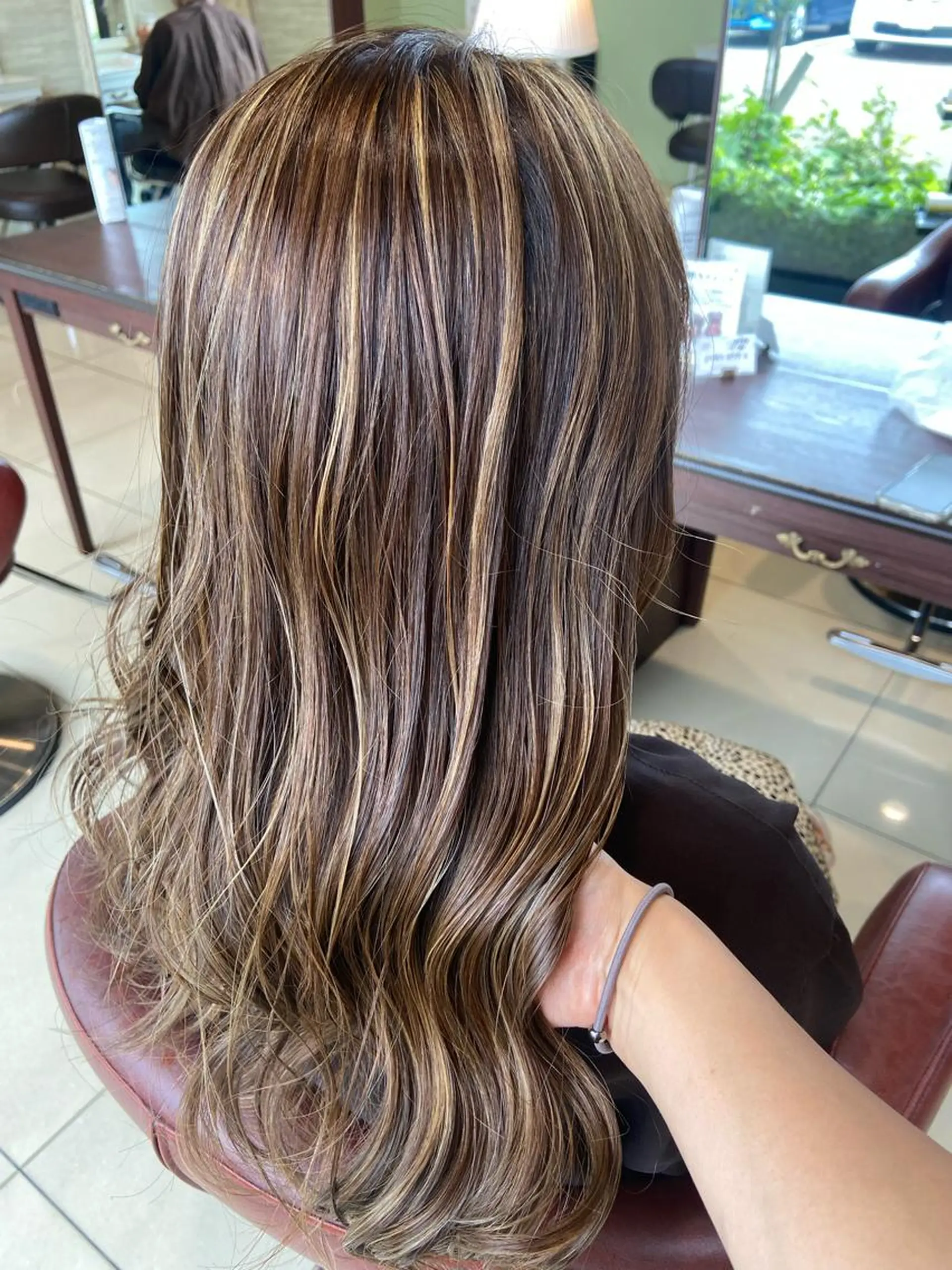 ロング カワサキ ヒナコのヘアスタイル