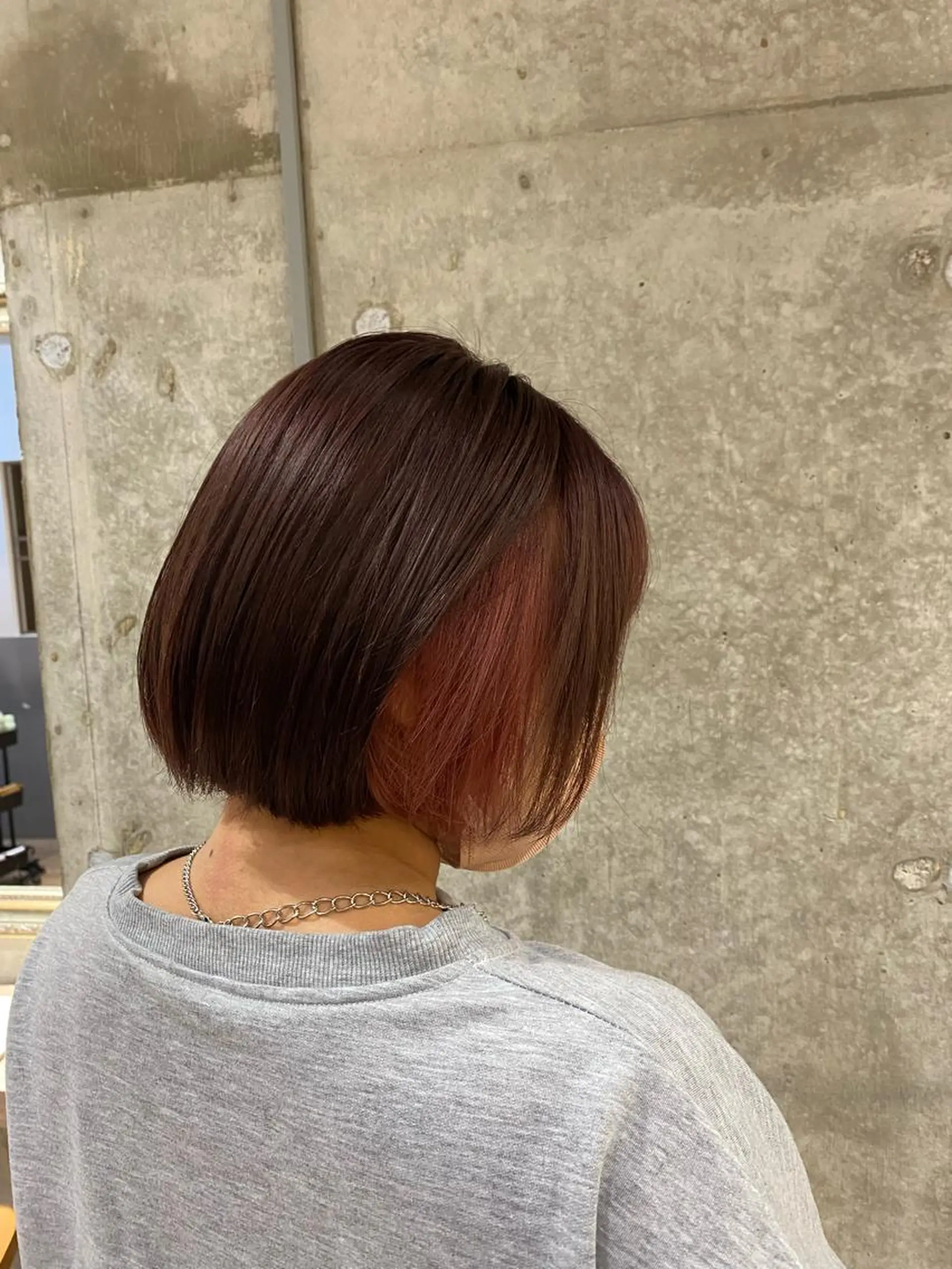 ショート カラー ブリーチ パープルカラー 齋藤 椋哉のヘアスタイル