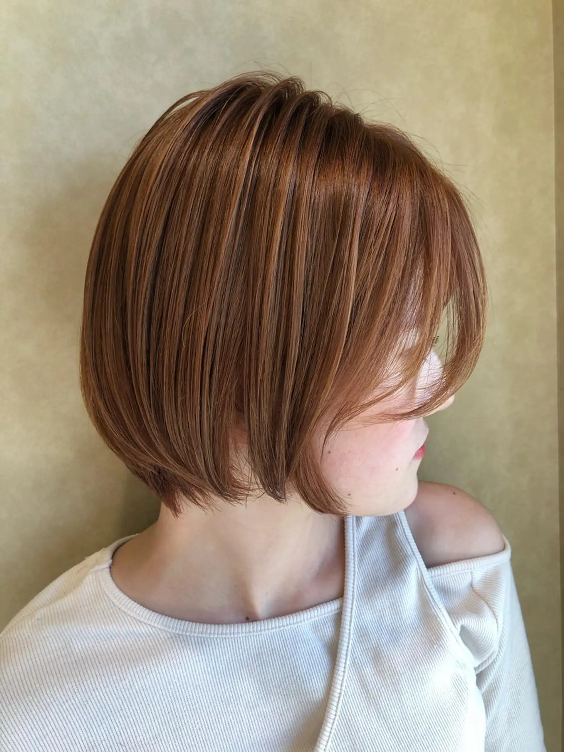 ショート カラー カワサキ ヒナコのヘアスタイル