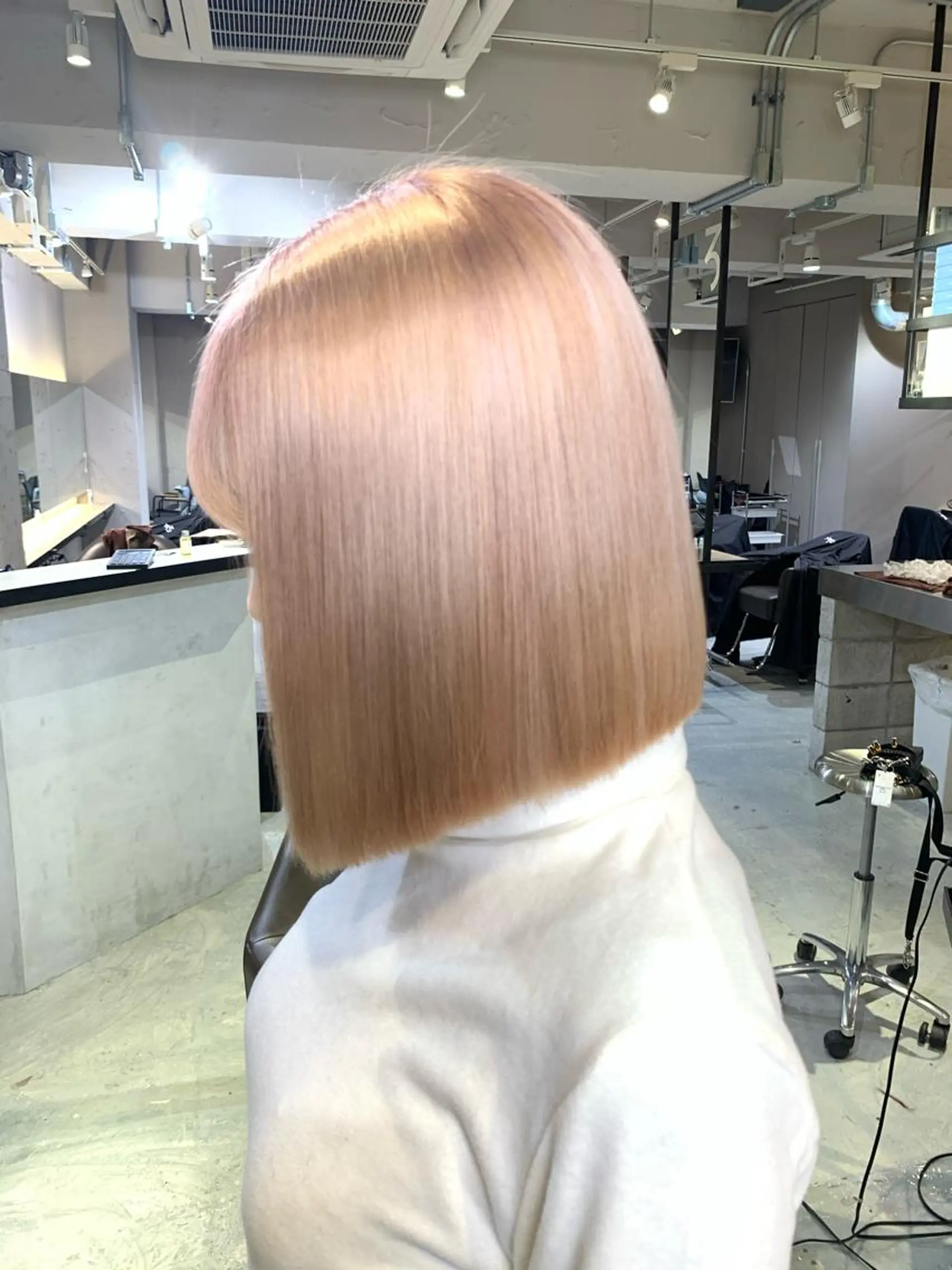 ミディアム カラー ヘアアレンジ ブロンド ボブ 全国No.1歴あり HINATA🥇のヘアスタイル